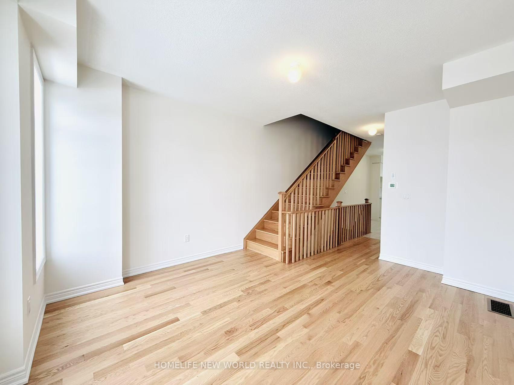 Photo 14 of 925 Crowsnest Hollow, Pickering, Rural Pickering — HOMEH