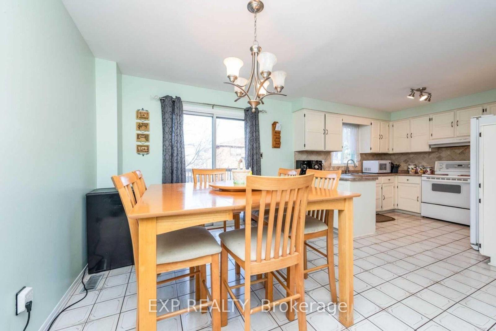 Photo 8 of 3 Shenstone Avenue, Brampton, Heart Lake West — HOMEH