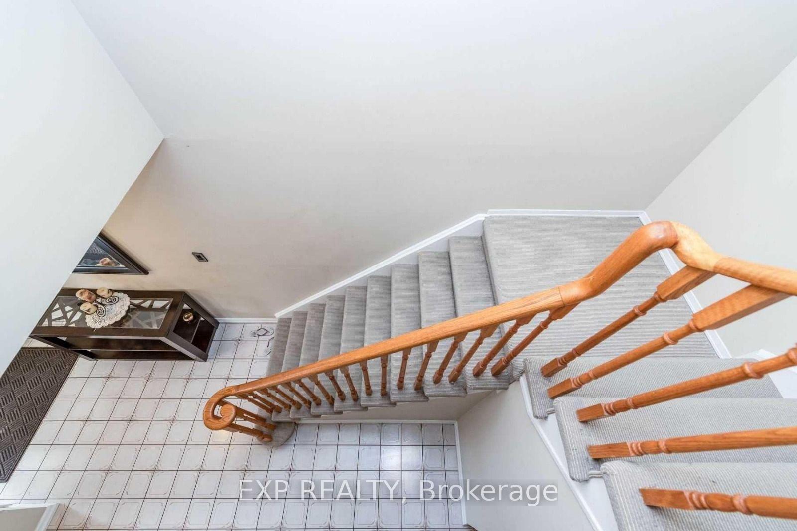 Photo 10 of 3 Shenstone Avenue, Brampton, Heart Lake West — HOMEH