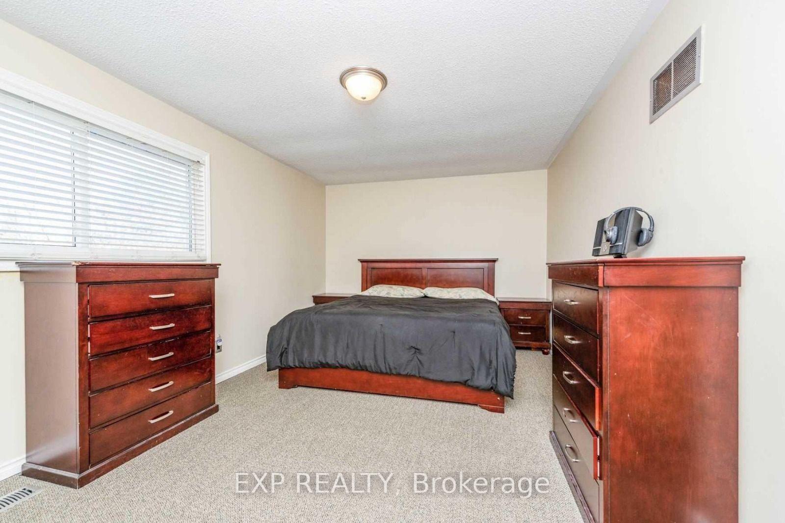 Photo 12 of 3 Shenstone Avenue, Brampton, Heart Lake West — HOMEH