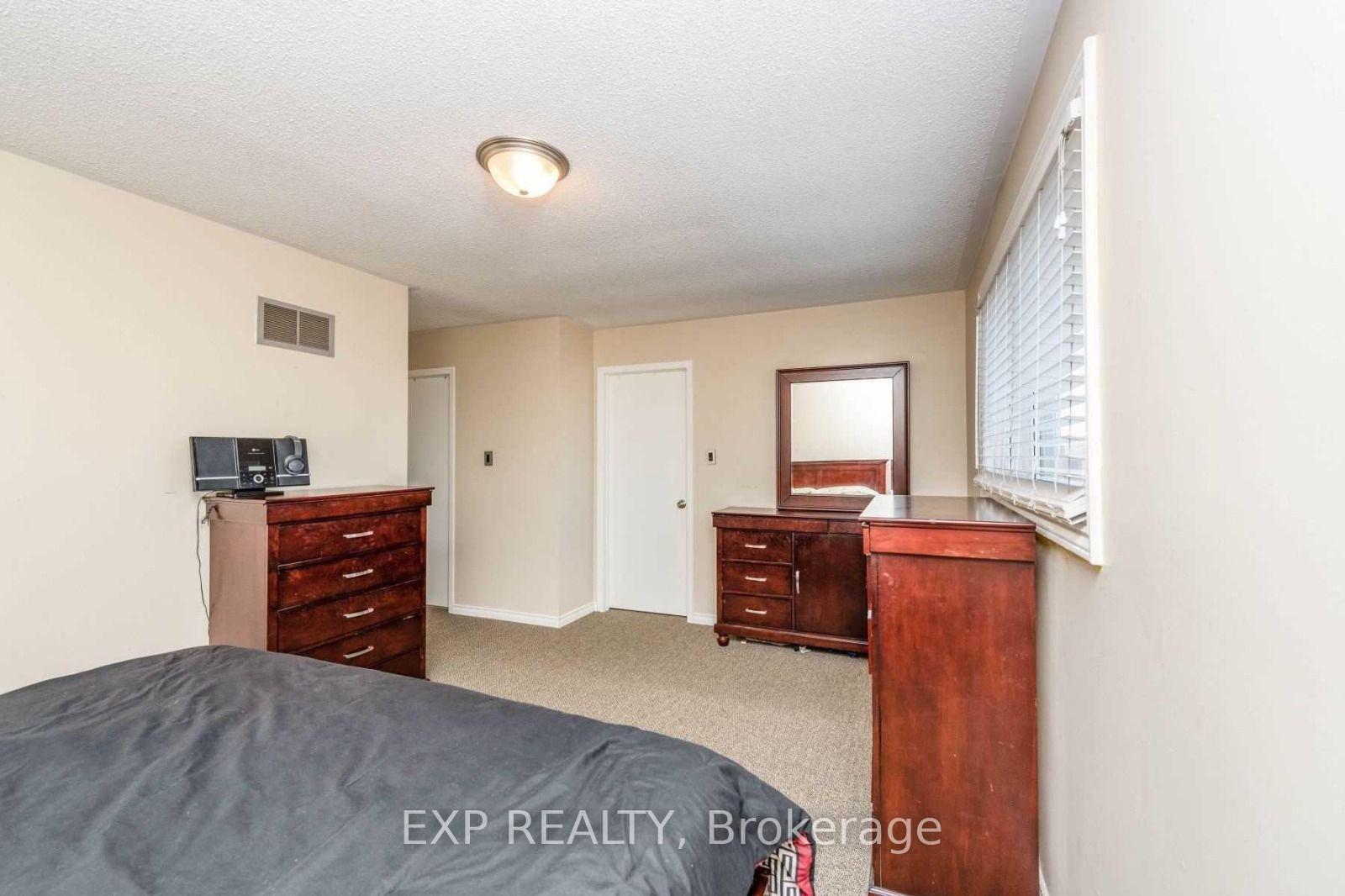Photo 13 of 3 Shenstone Avenue, Brampton, Heart Lake West — HOMEH