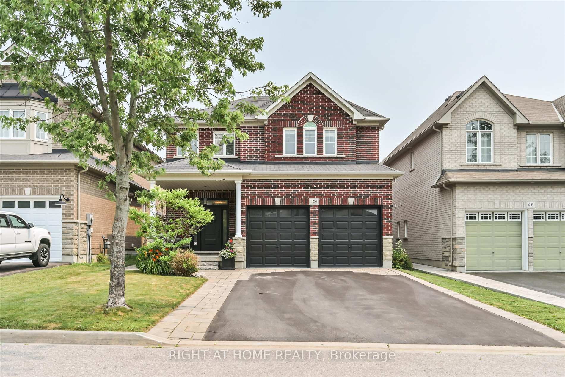 Front of 1259 Aldsworth Crescent