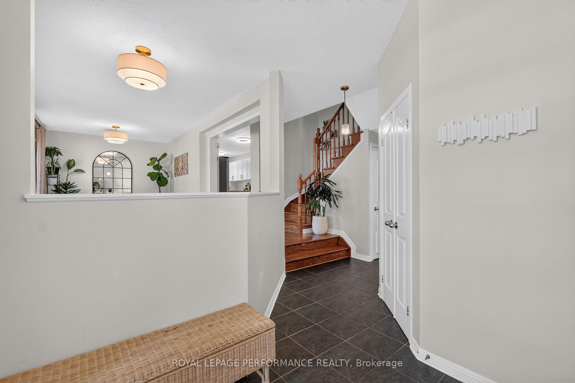 Photo 6 of 990 Lucille Way, Ottawa, Notting Hill/Summerside — HOMEH