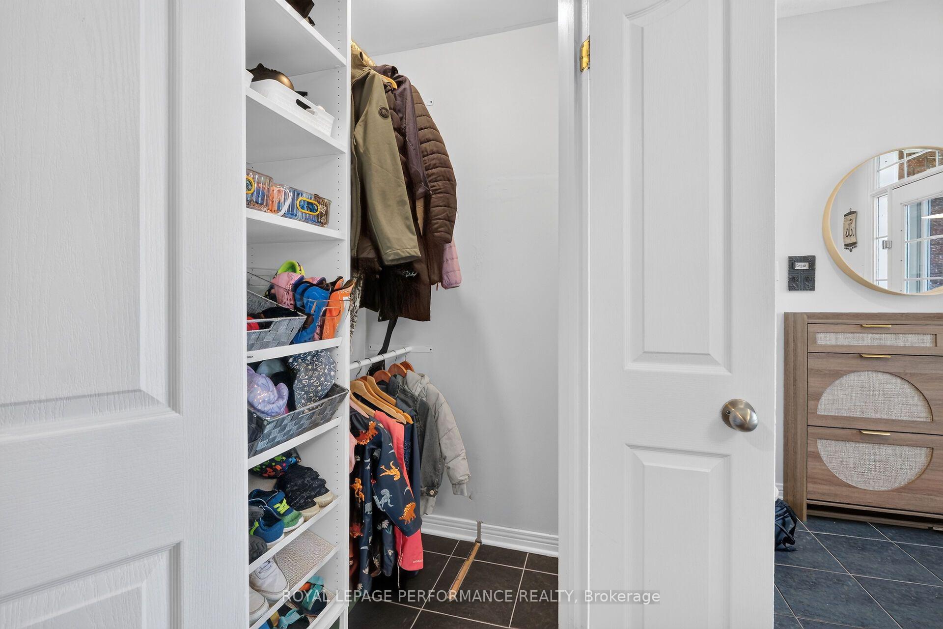 Photo 7 of 990 Lucille Way, Ottawa, Notting Hill/Summerside — HOMEH