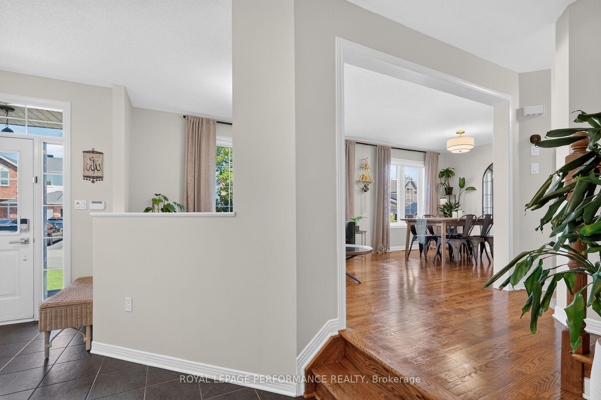 Photo 8 of 990 Lucille Way, Ottawa, Notting Hill/Summerside — HOMEH