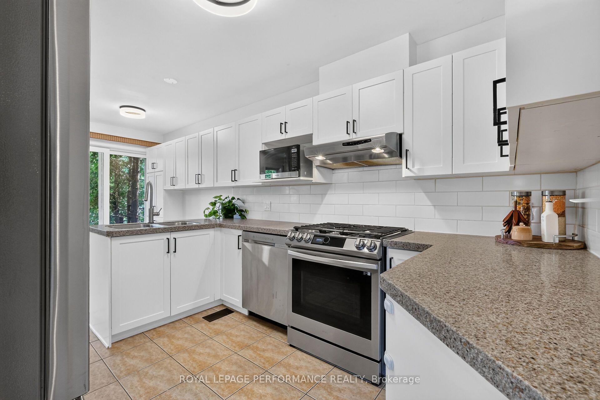 Photo 15 of 990 Lucille Way, Ottawa, Notting Hill/Summerside — HOMEH