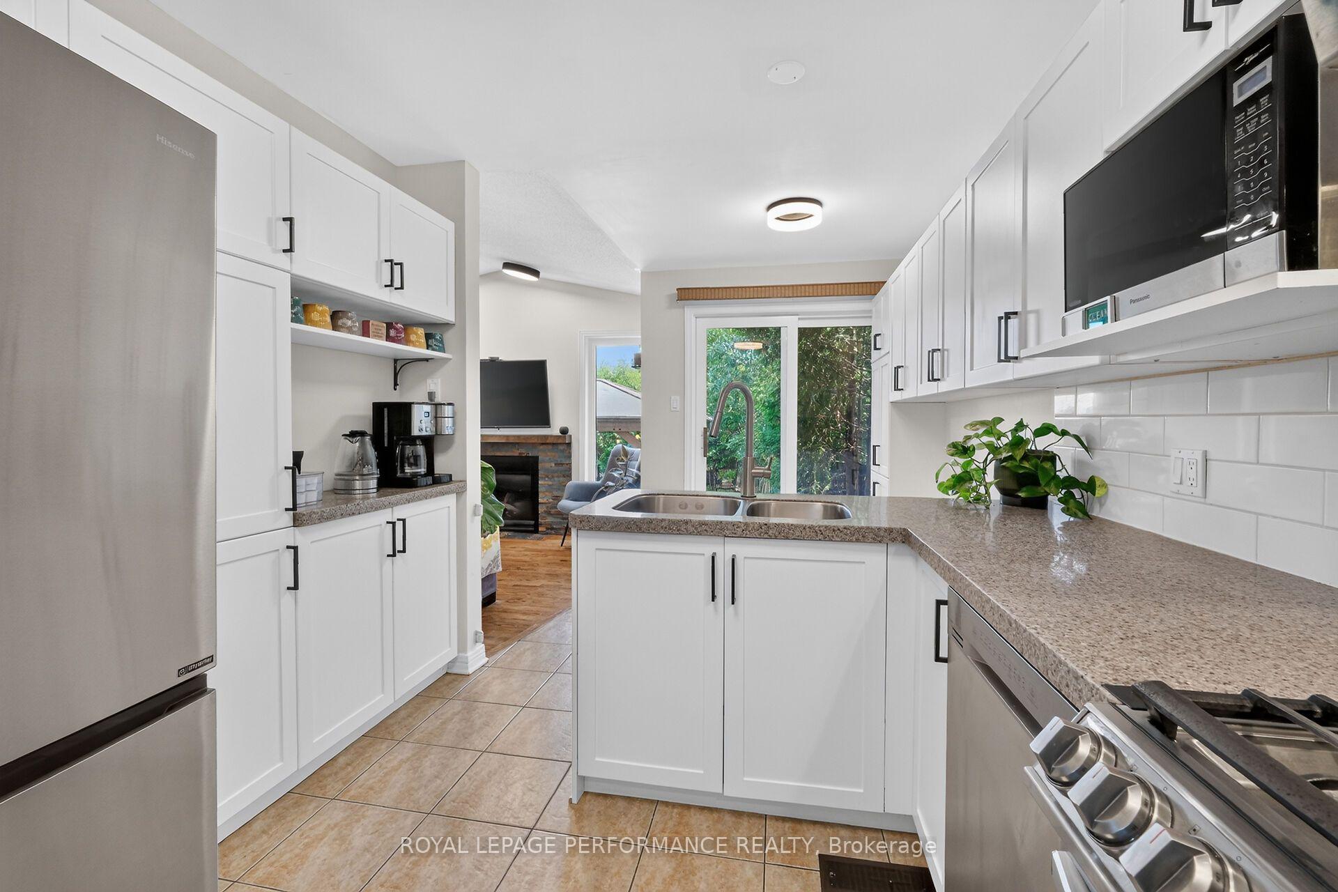 Photo 16 of 990 Lucille Way, Ottawa, Notting Hill/Summerside — HOMEH