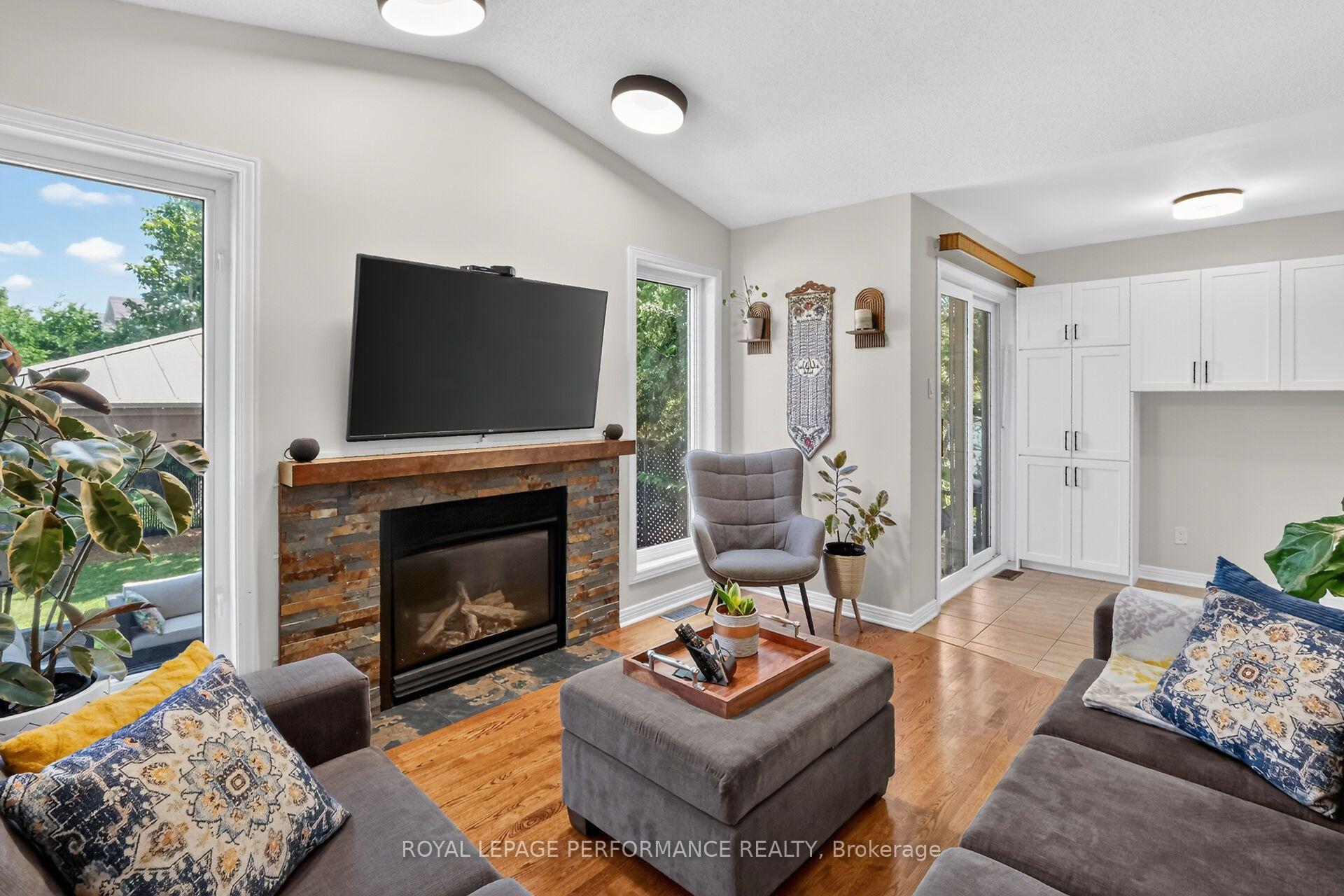 Photo 21 of 990 Lucille Way, Ottawa, Notting Hill/Summerside — HOMEH