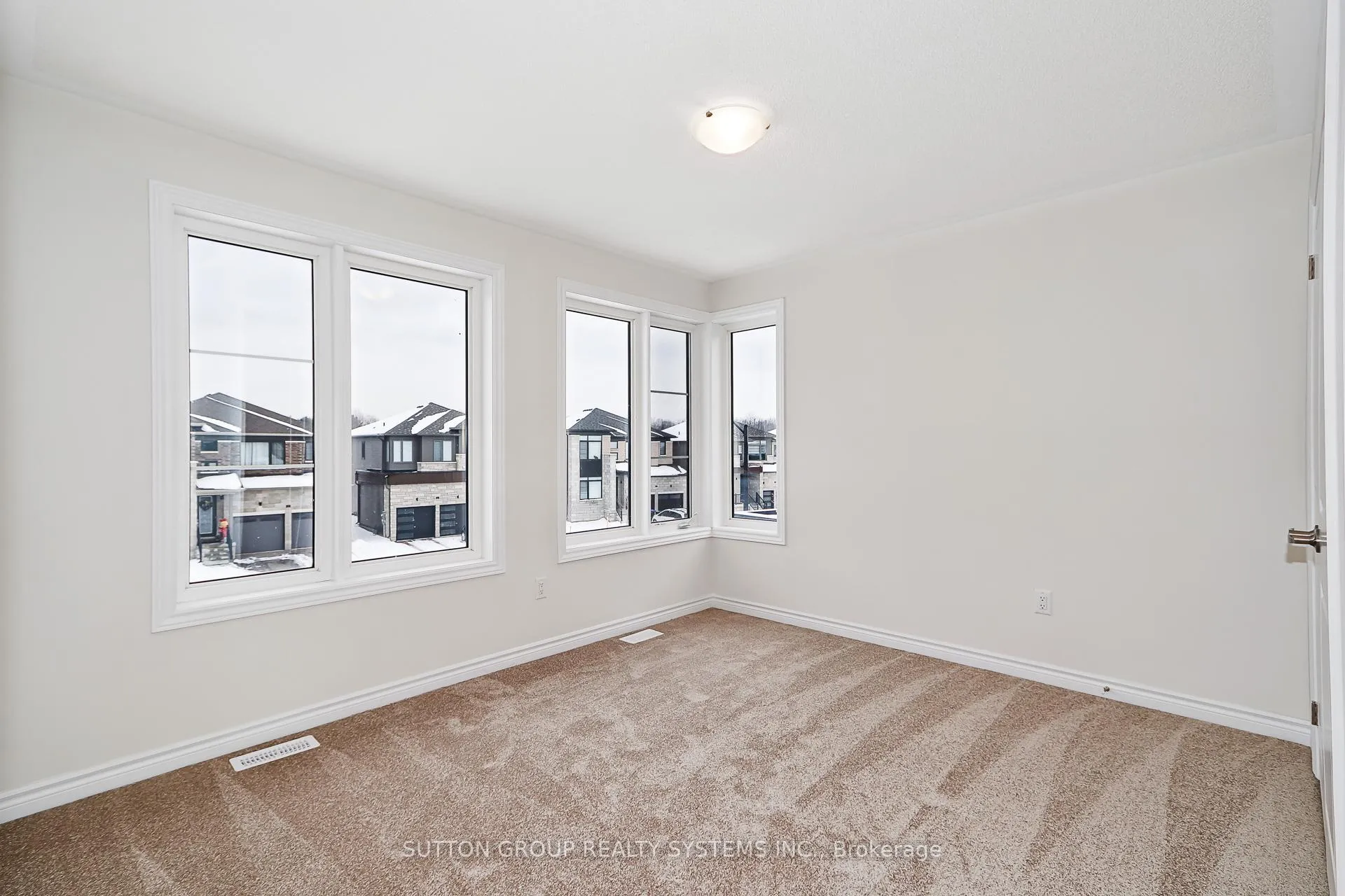 Photo 15 of 6 Tran Road, Wasaga Beach — HOMEH