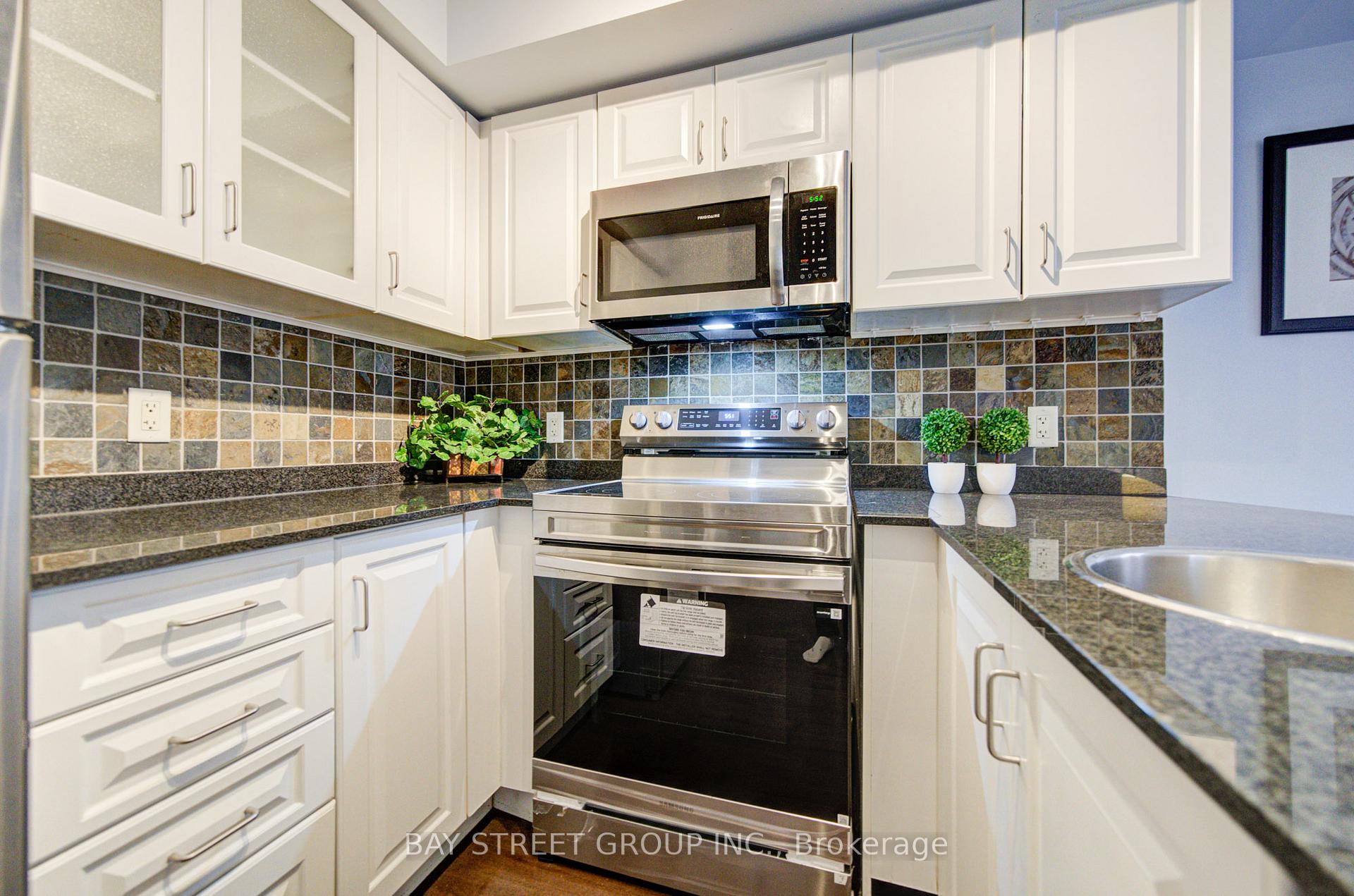Photo 10 of Unit 333, 30 Western Battery Road, Toronto, Niagara — HOMEH