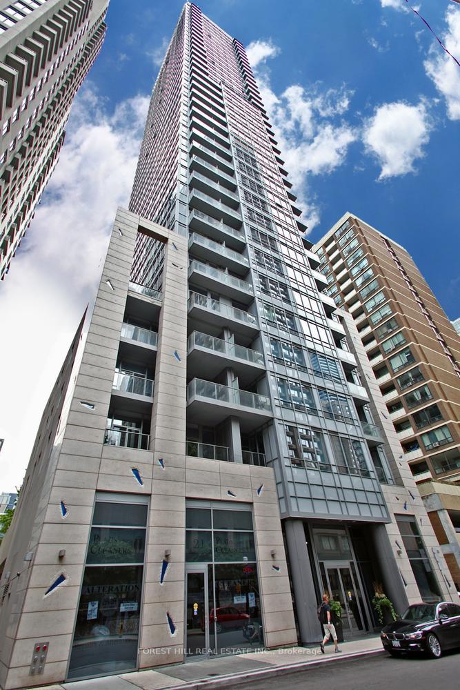 Front of Unit 1002, 21 Balmuto Street