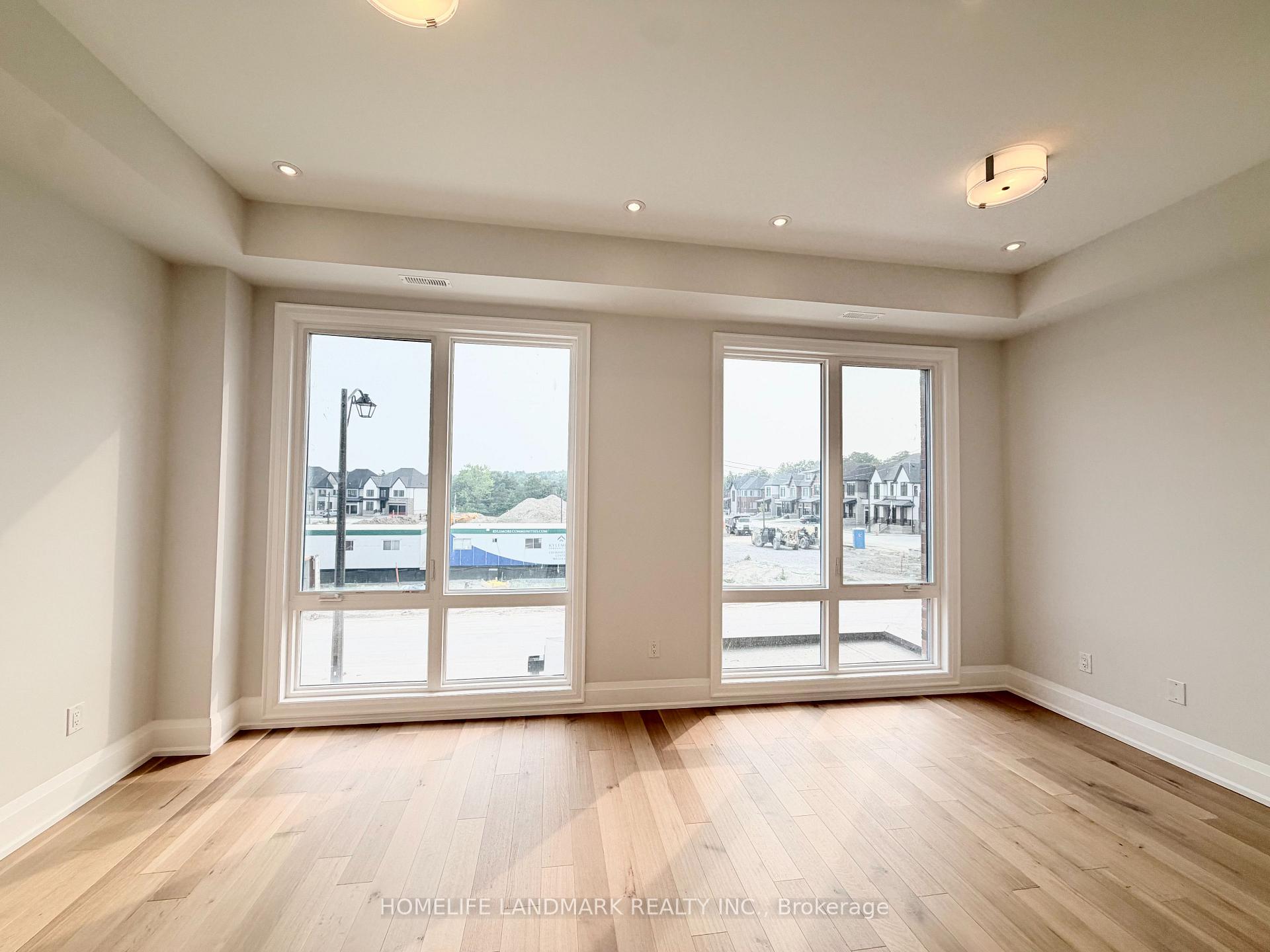 Photo 10 of 433 York Downs Boulevard, Markham, Cachet — HOMEH
