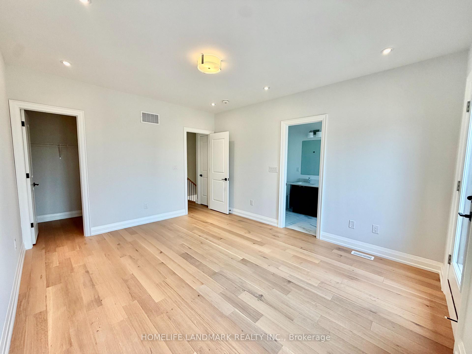 Photo 13 of 433 York Downs Boulevard, Markham, Cachet — HOMEH