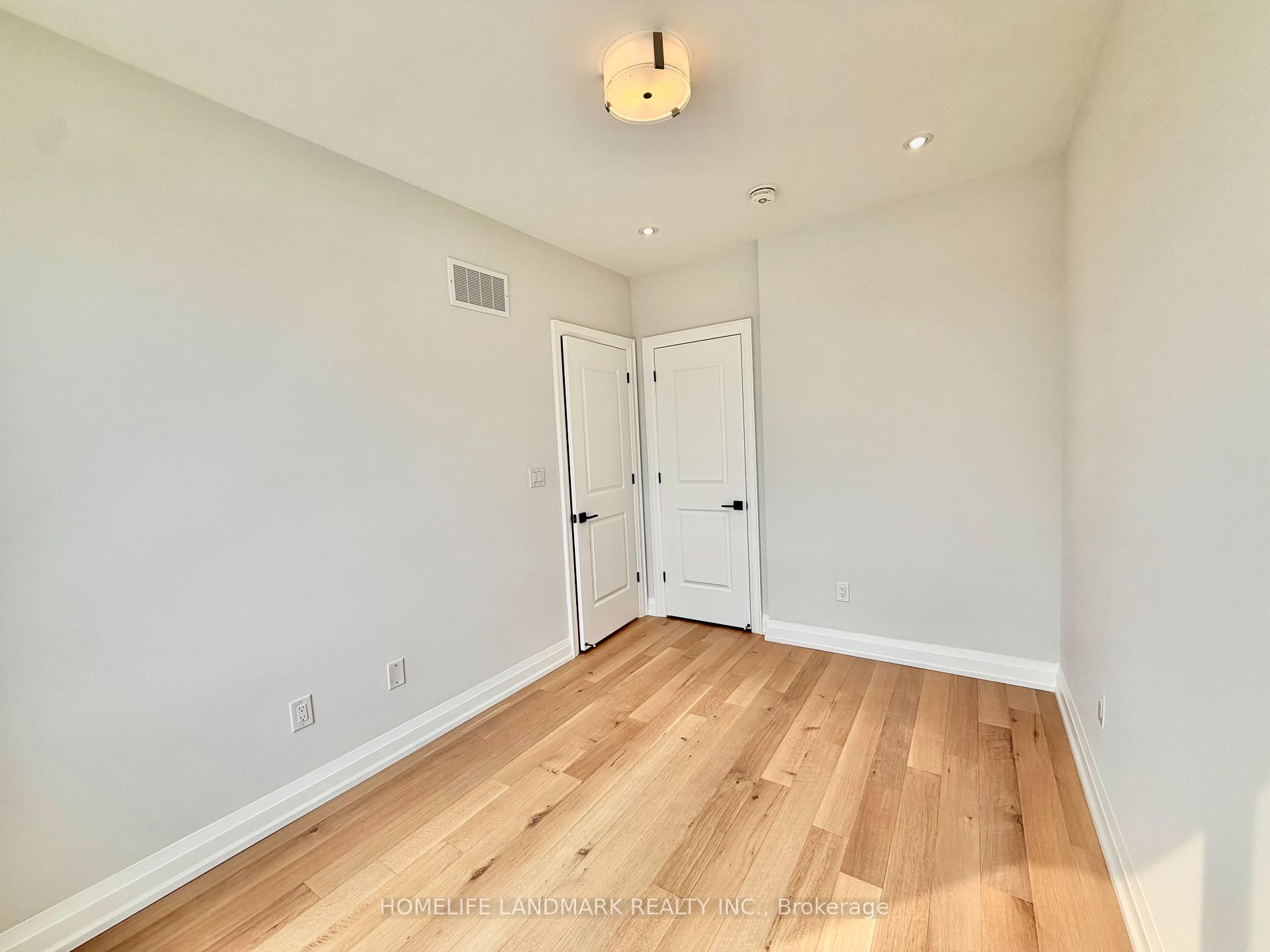 Photo 21 of 433 York Downs Boulevard, Markham, Cachet — HOMEH