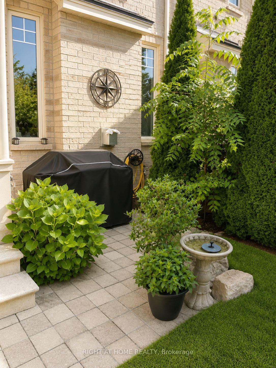 Photo 15 of 39 Pexton Avenue, Richmond Hill, Jefferson — HOMEH