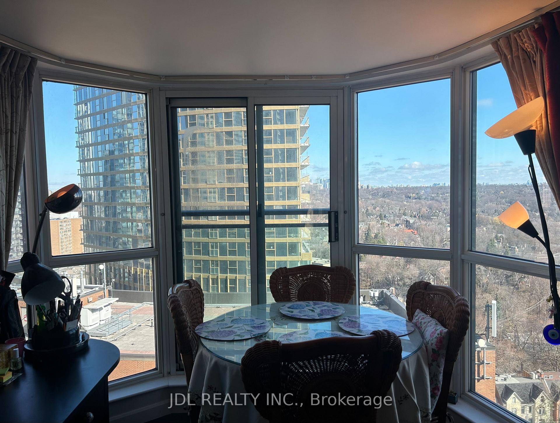 Photo 1 of Unit #2303 Unit A, 8 Park Rd, Toronto, Rosedale-Moore Park — HOMEH