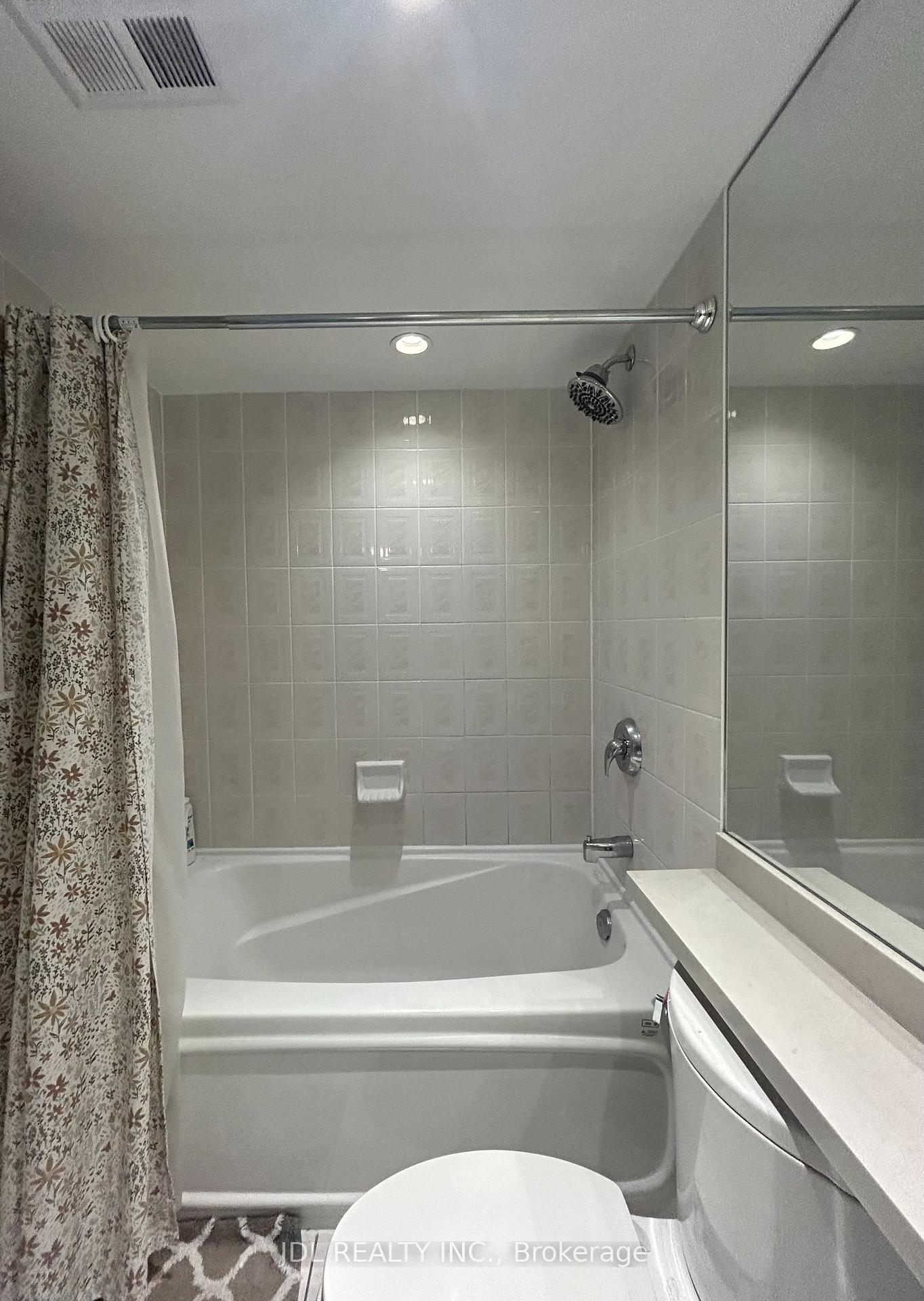 Photo 5 of Unit #2303 Unit A, 8 Park Rd, Toronto, Rosedale-Moore Park — HOMEH
