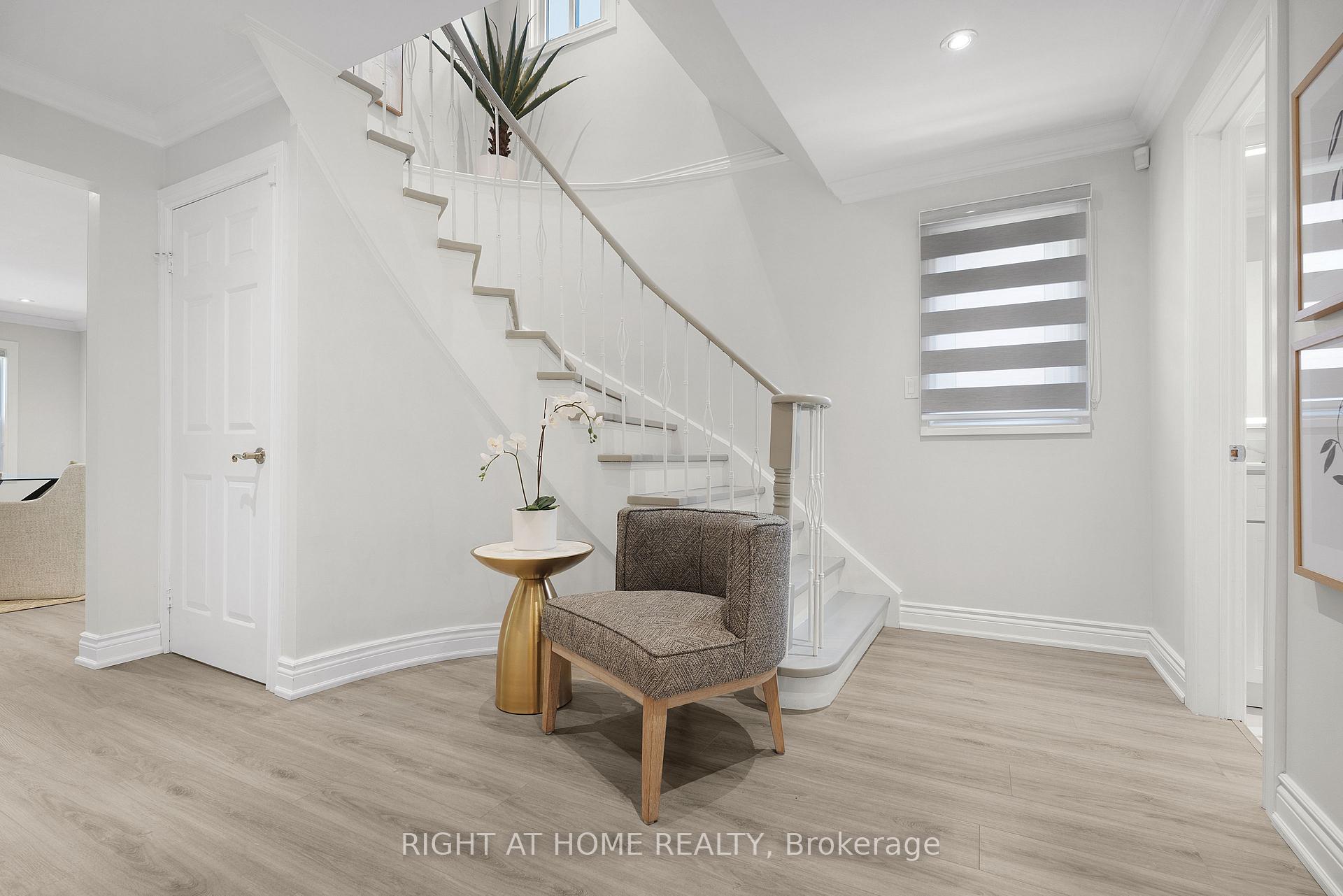 Photo 15 of 229 Billings Crescent, Newmarket, Bristol-London — HOMEH