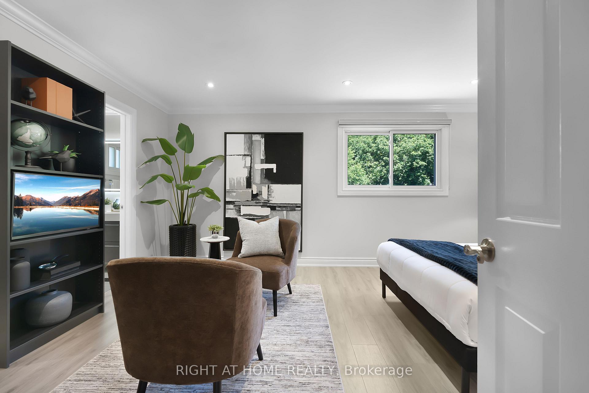 Photo 17 of 229 Billings Crescent, Newmarket, Bristol-London — HOMEH