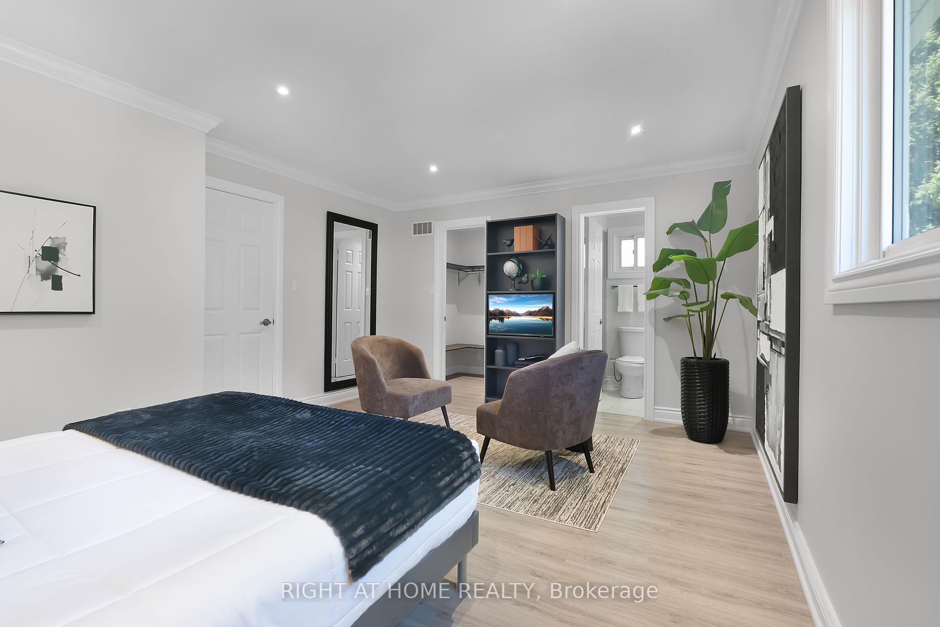 Photo 19 of 229 Billings Crescent, Newmarket, Bristol-London — HOMEH