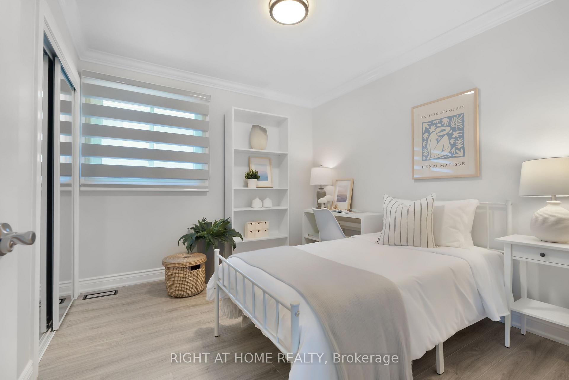 Photo 23 of 229 Billings Crescent, Newmarket, Bristol-London — HOMEH