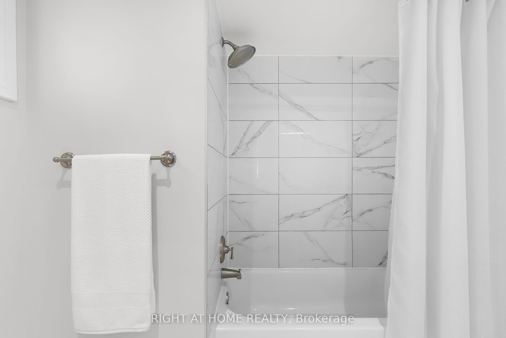 Photo 25 of 229 Billings Crescent, Newmarket, Bristol-London — HOMEH