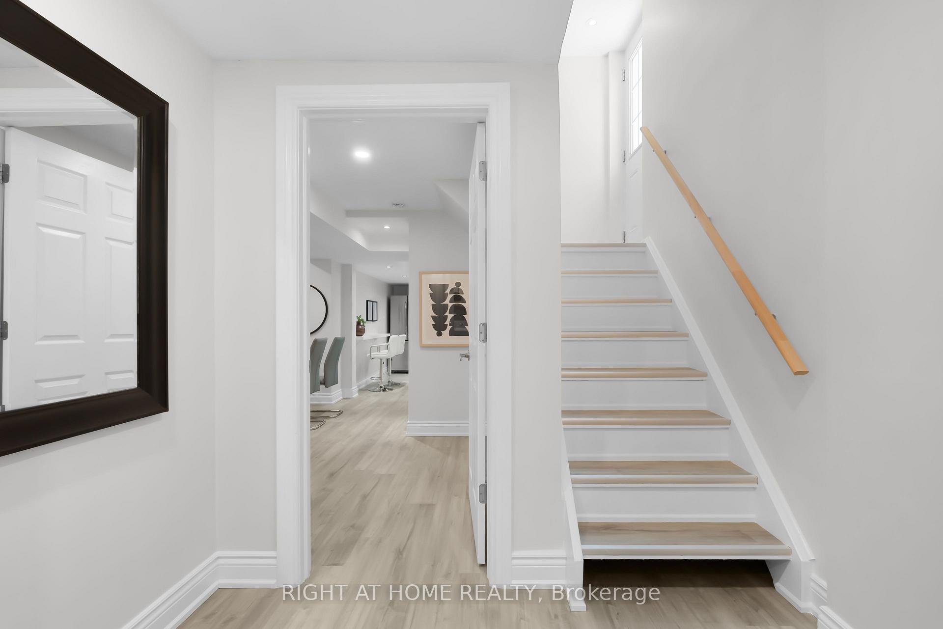 Photo 30 of 229 Billings Crescent, Newmarket, Bristol-London — HOMEH