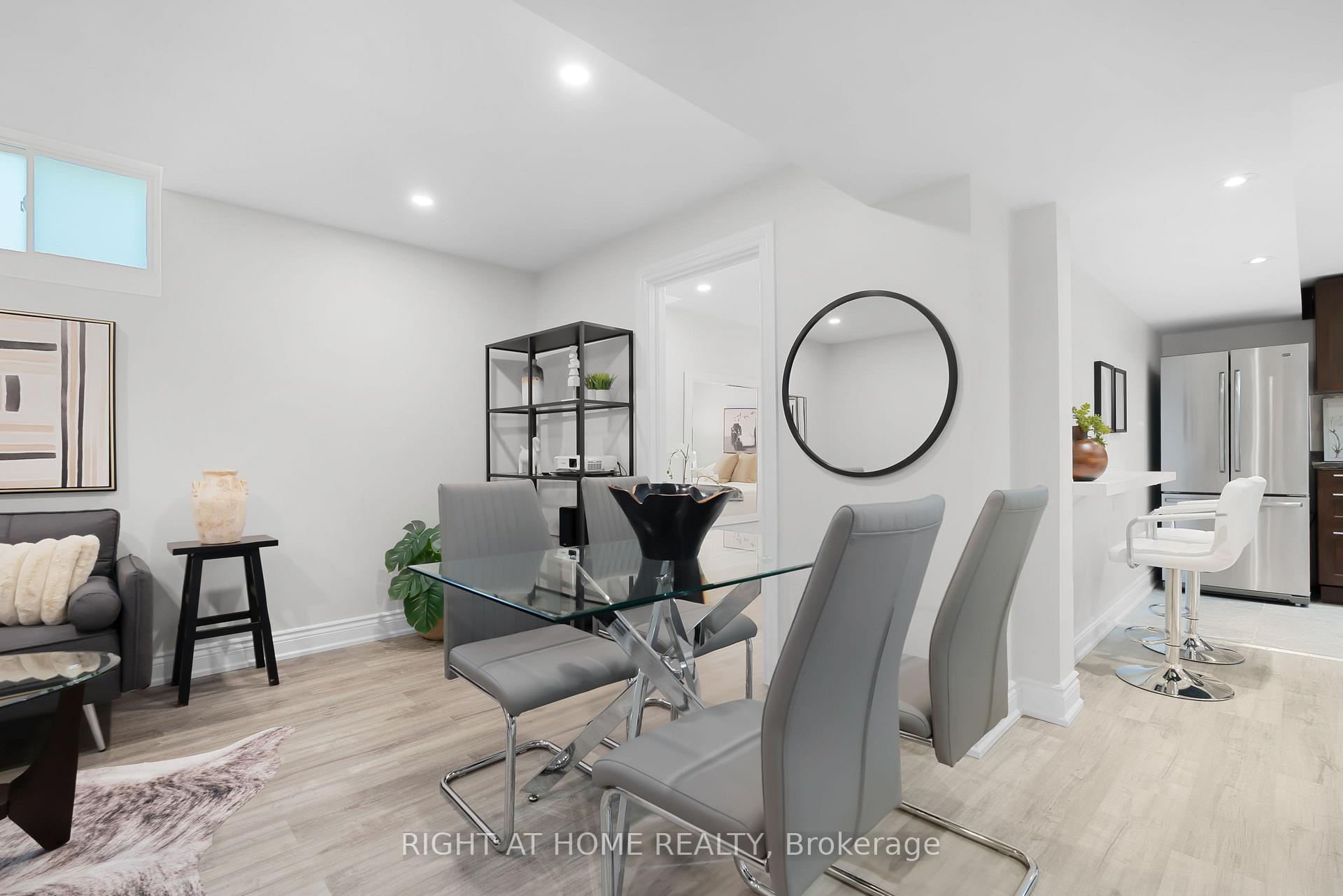 Photo 32 of 229 Billings Crescent, Newmarket, Bristol-London — HOMEH