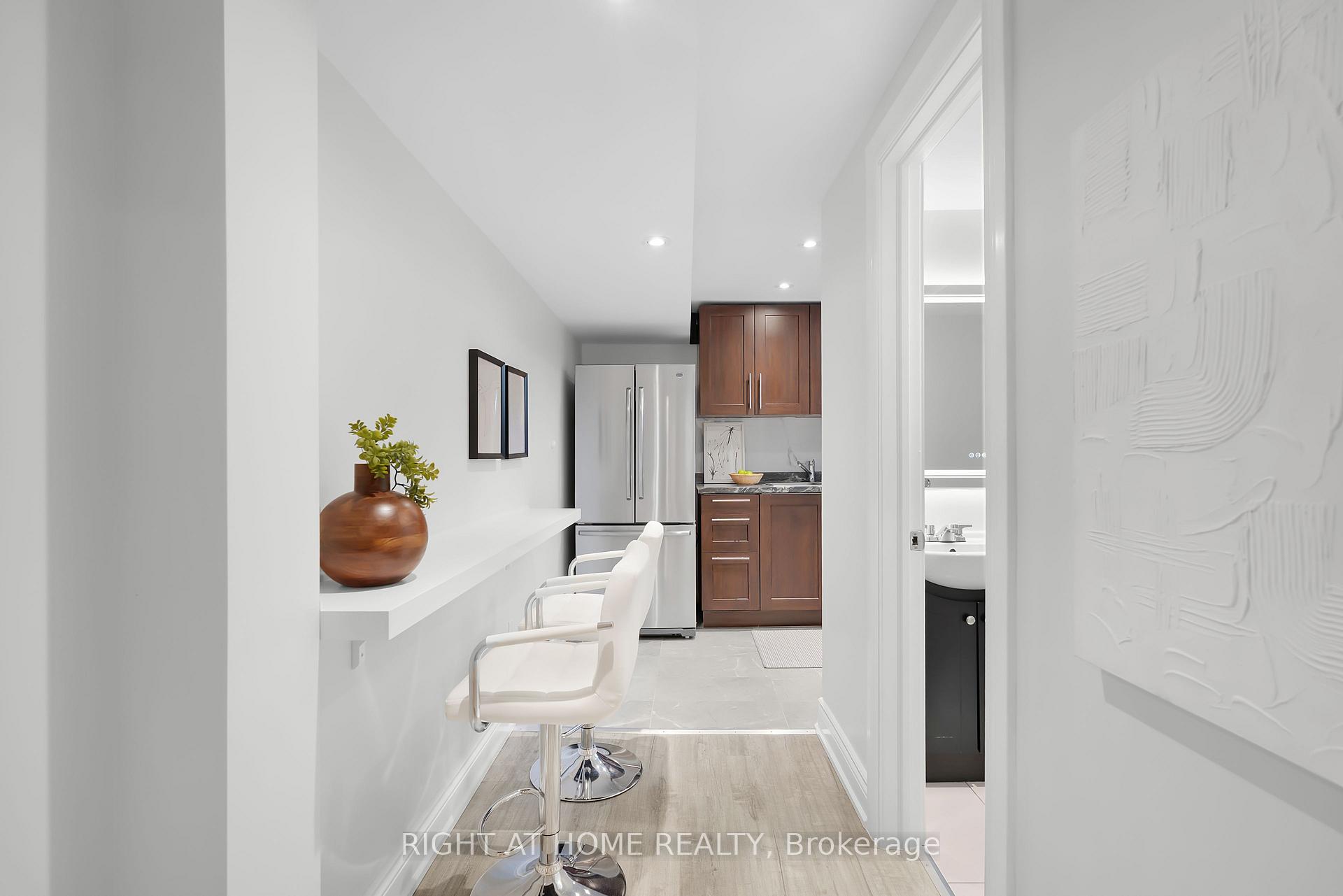 Photo 33 of 229 Billings Crescent, Newmarket, Bristol-London — HOMEH