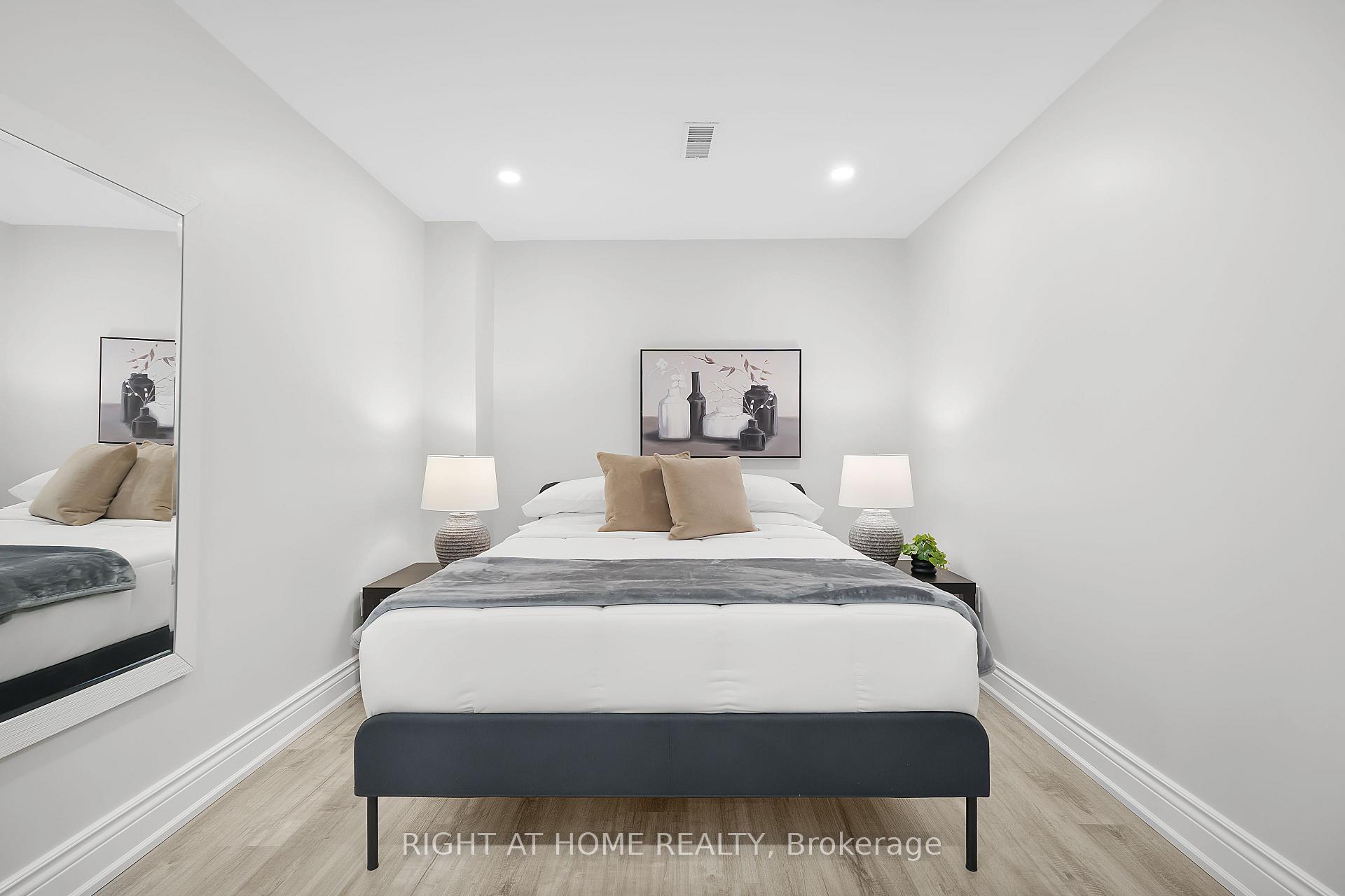 Photo 35 of 229 Billings Crescent, Newmarket, Bristol-London — HOMEH