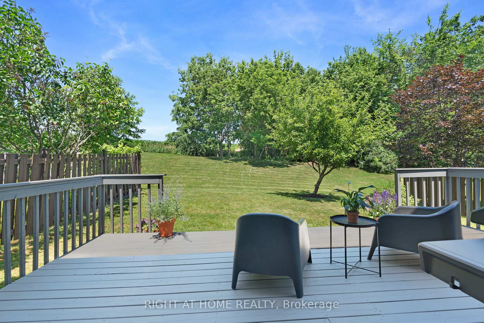 Photo 40 of 229 Billings Crescent, Newmarket, Bristol-London — HOMEH