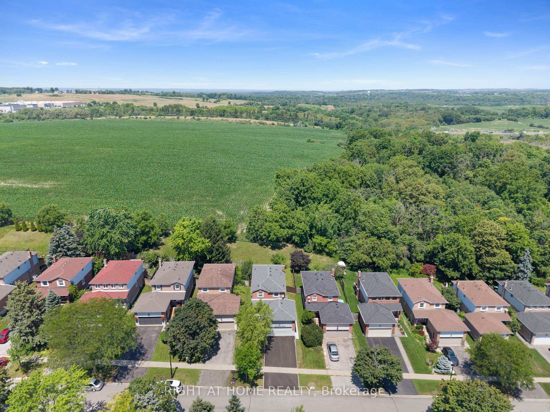 Photo 43 of 229 Billings Crescent, Newmarket, Bristol-London — HOMEH