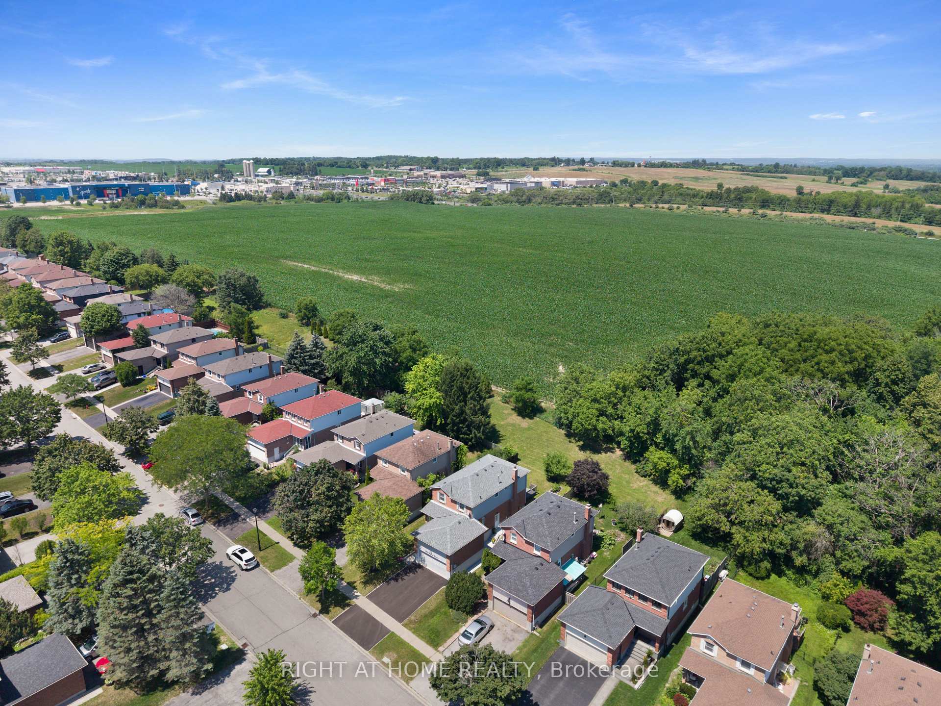 Photo 44 of 229 Billings Crescent, Newmarket, Bristol-London — HOMEH