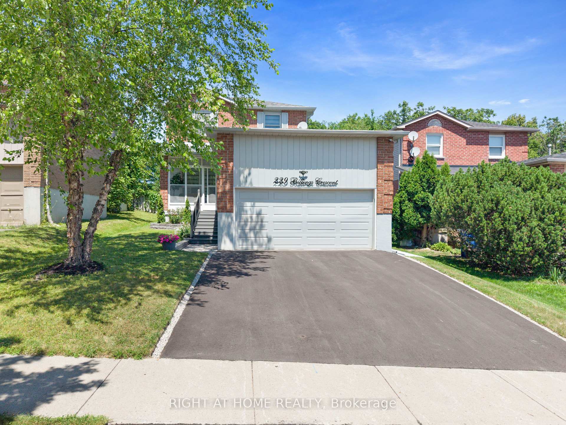 Photo 1 of 229 Billings Crescent, Newmarket, Bristol-London — HOMEH