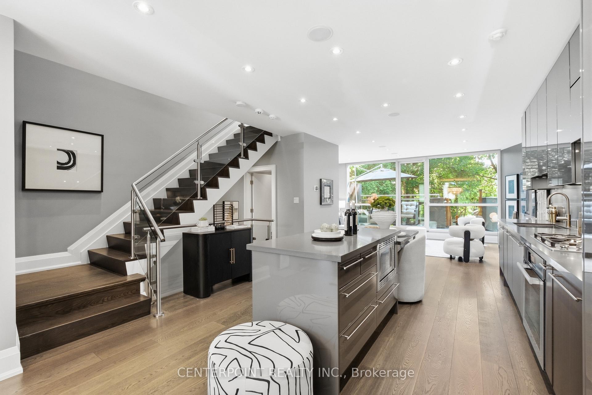 Photo 8 of 26 Harwood Road, Toronto, Mount Pleasant East — HOMEH