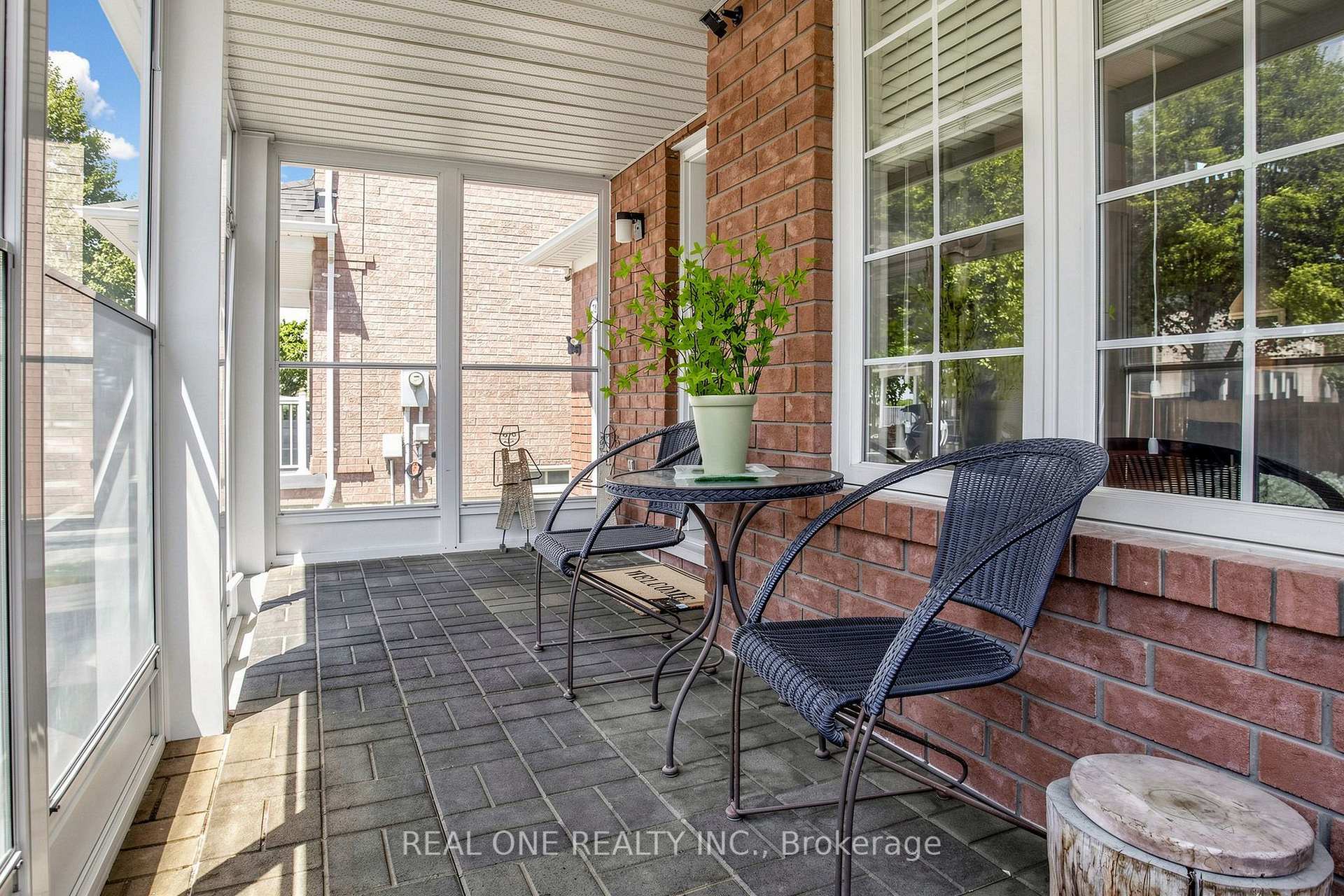 Photo 4 of 74 Trojan Crescent, Markham, Berczy — HOMEH