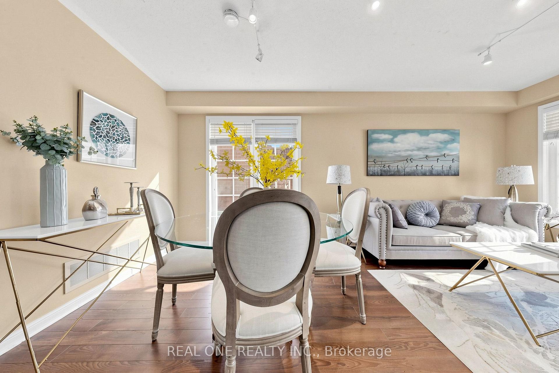 Photo 10 of 74 Trojan Crescent, Markham, Berczy — HOMEH