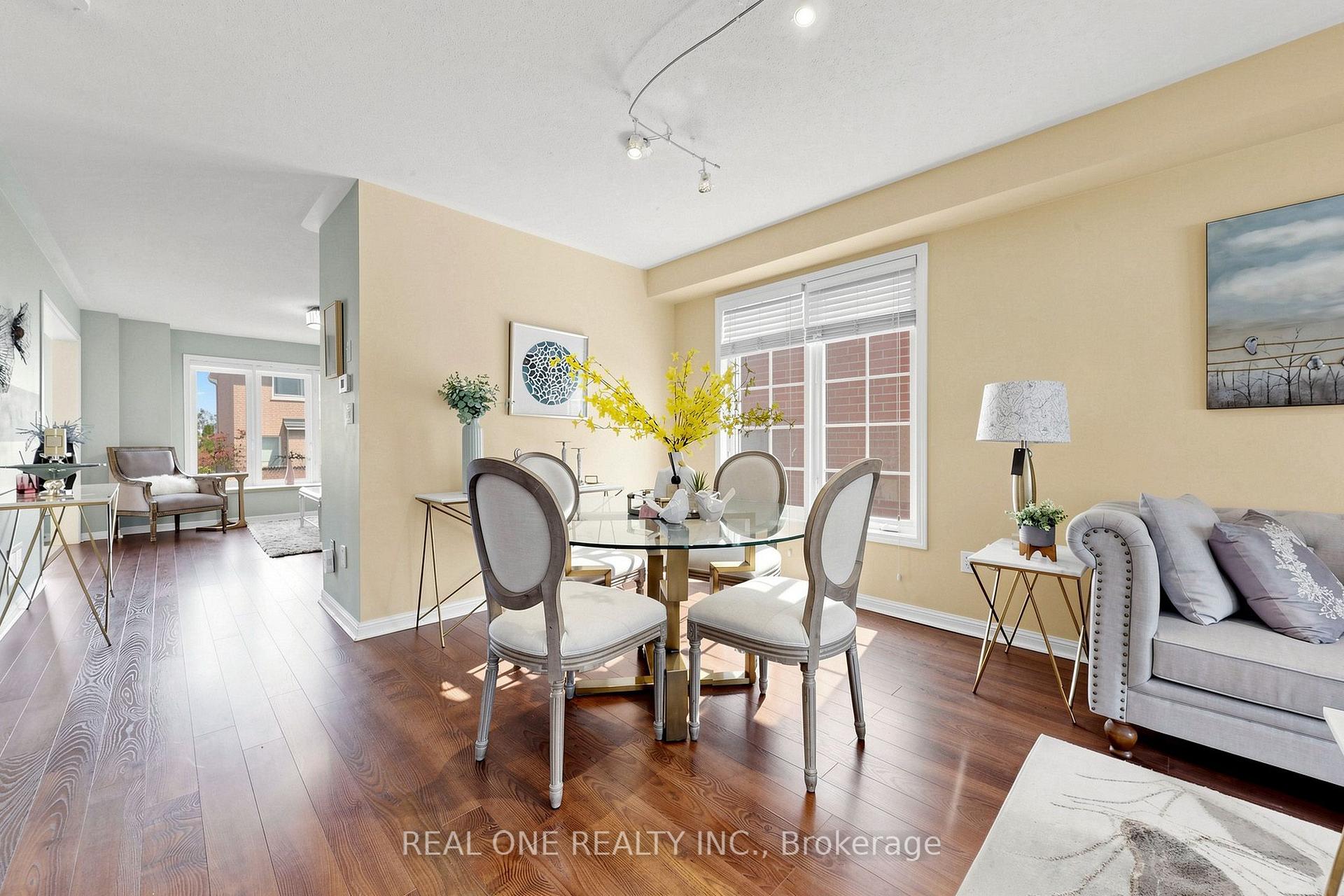 Photo 11 of 74 Trojan Crescent, Markham, Berczy — HOMEH