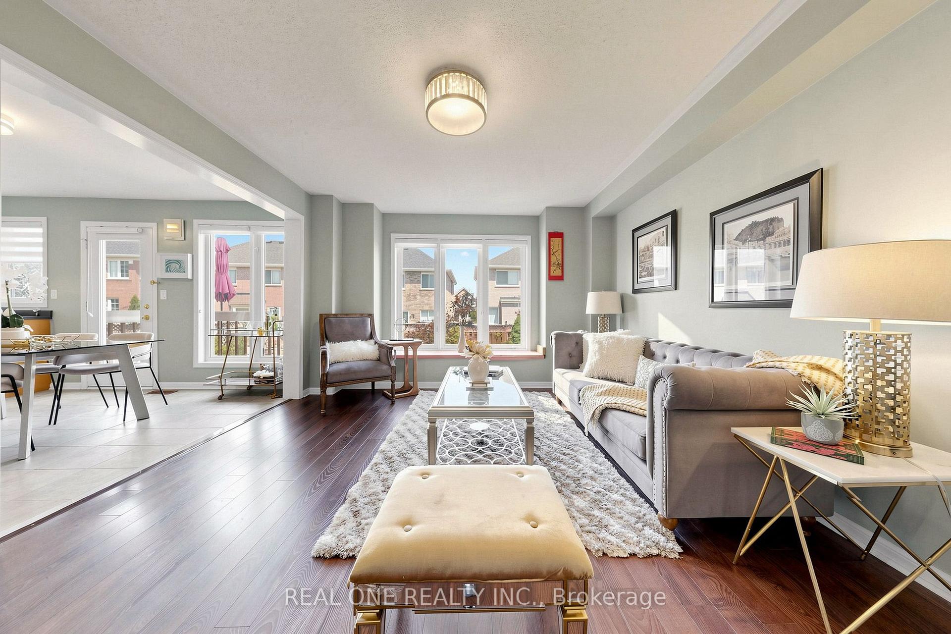 Photo 13 of 74 Trojan Crescent, Markham, Berczy — HOMEH