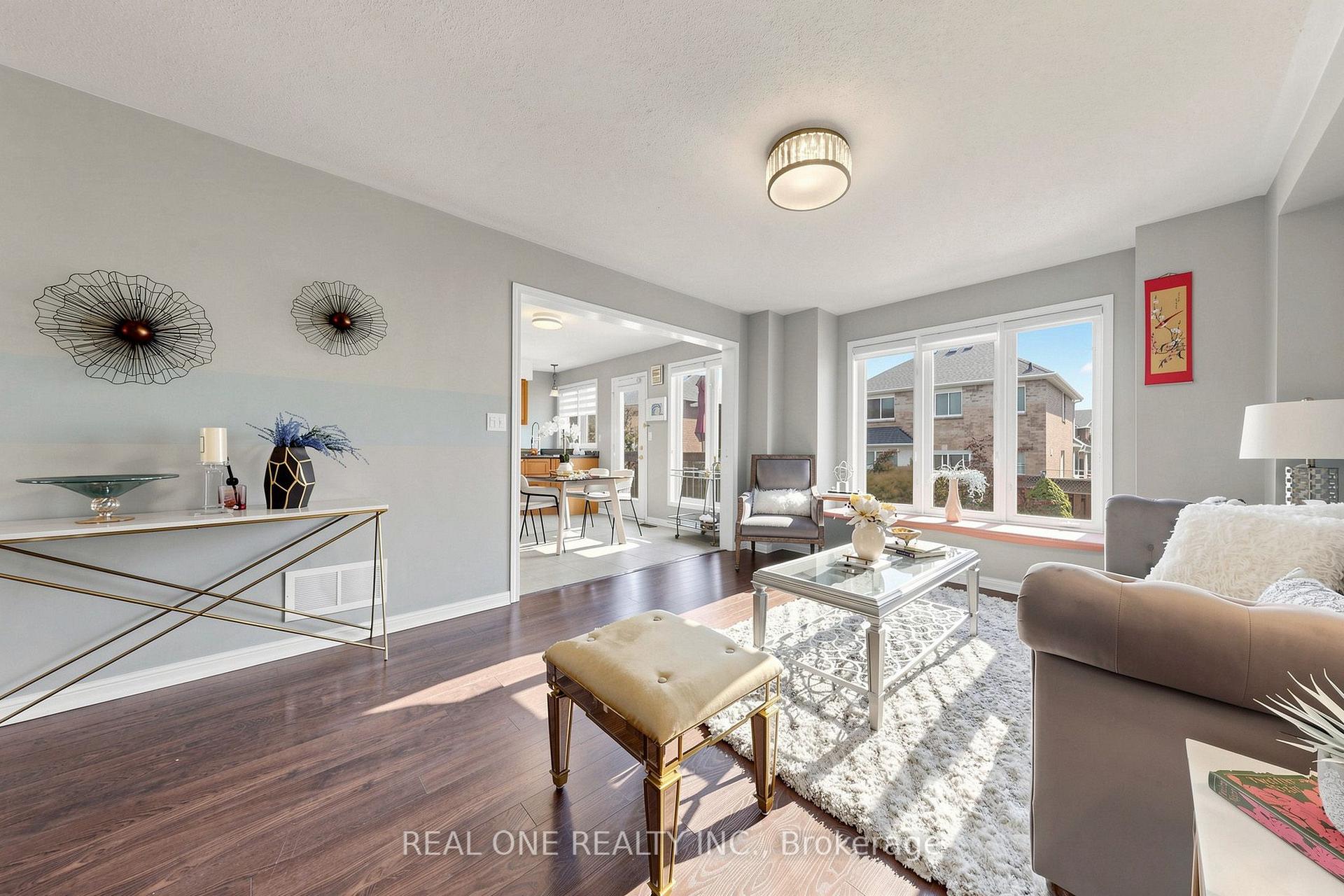 Photo 14 of 74 Trojan Crescent, Markham, Berczy — HOMEH