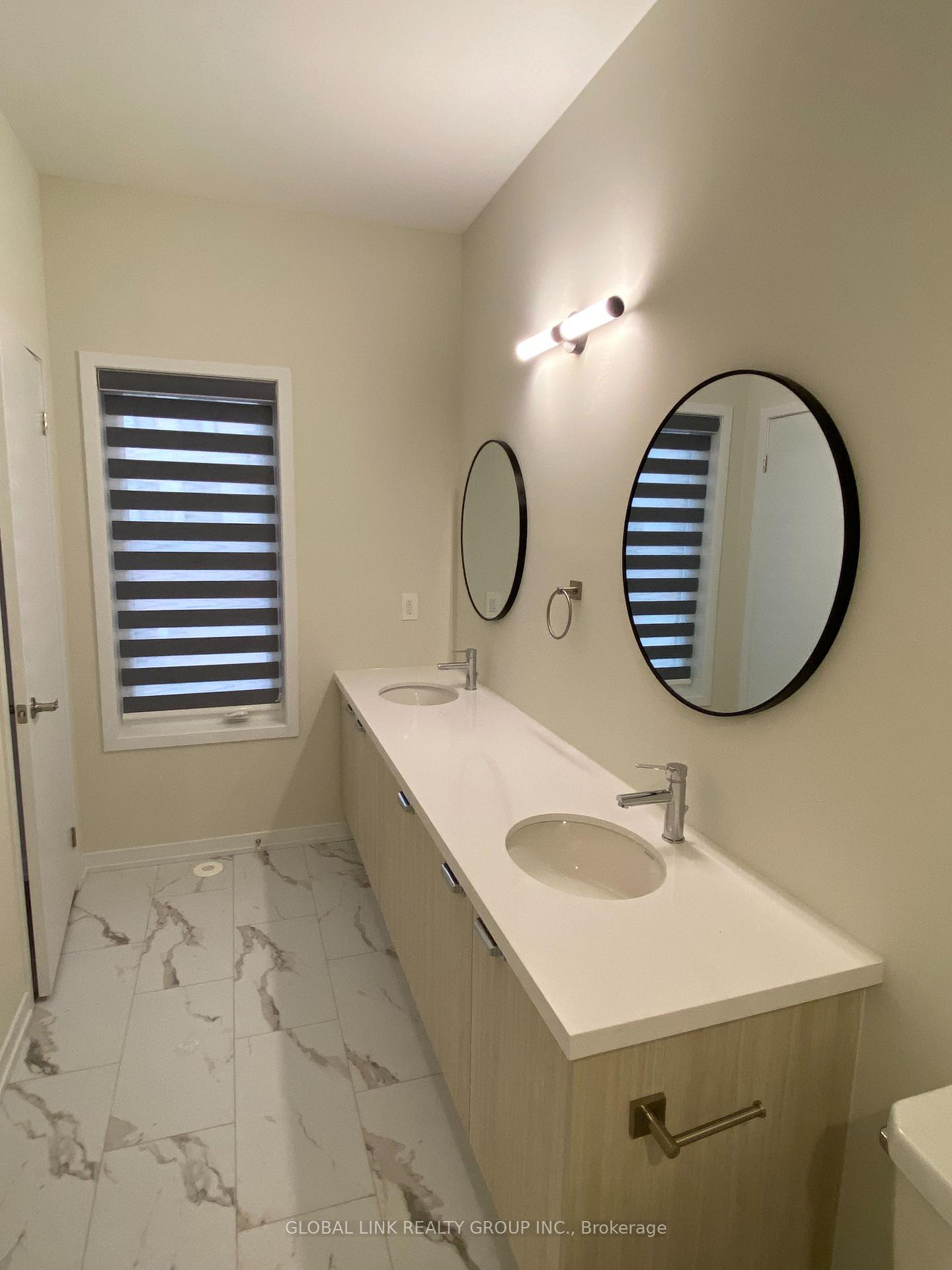 Photo 2 of 1466 19th Avenue S, Richmond Hill, Rural Richmond Hill — HOMEH