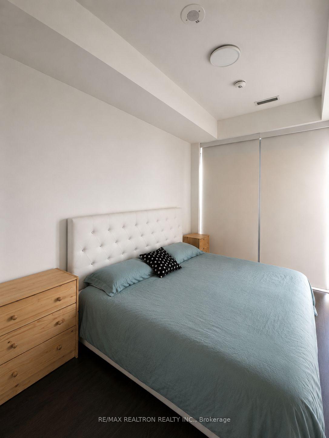 Photo 5 of Unit 3611, 3 Gloucester Street, Toronto, Church-Yonge Corridor — HOMEH
