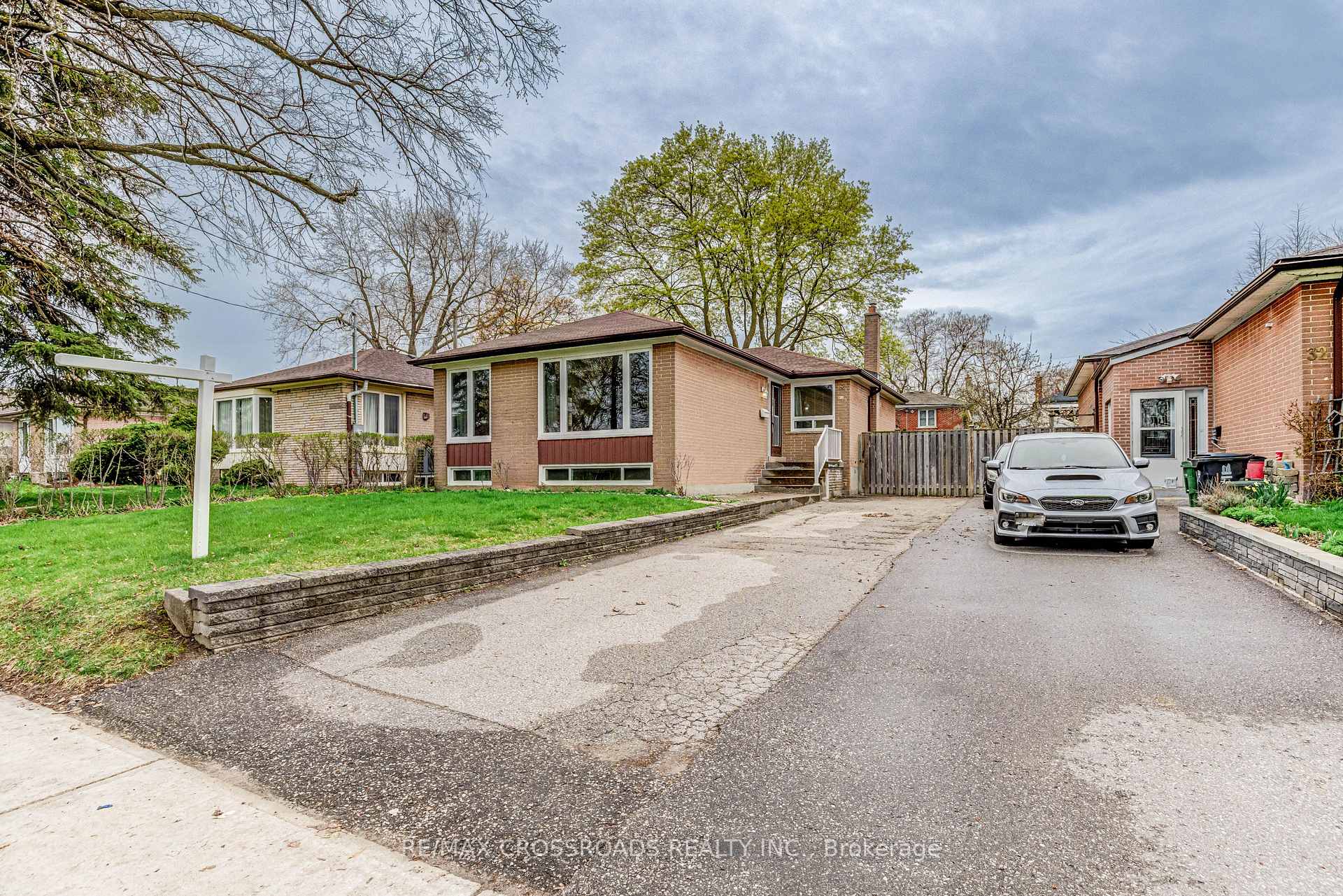 Photo 3 of 30 Murmouth Road, Scarborough, Tam O'Shanter-Sullivan — HOMEH
