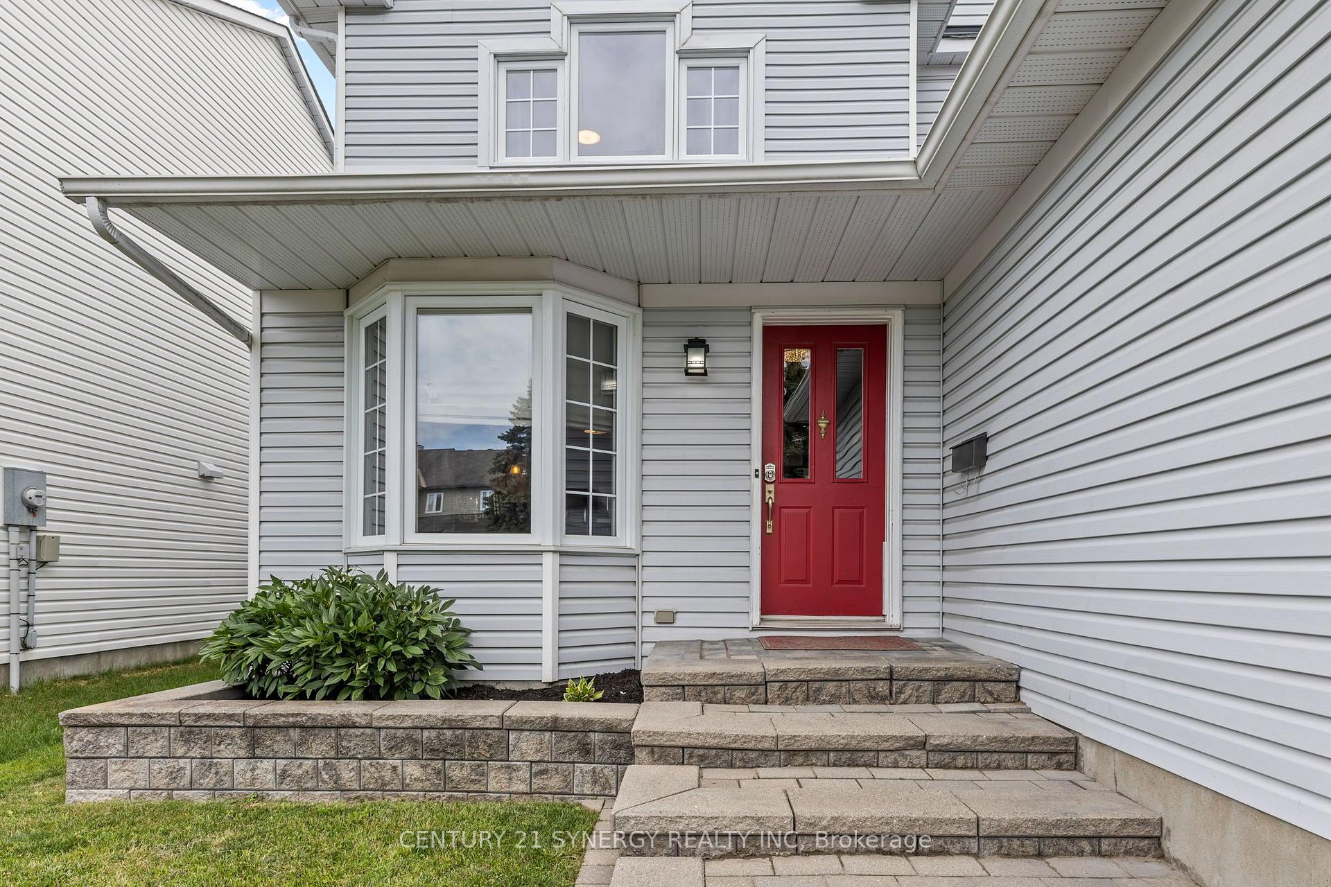 Photo 3 of 596 Deancourt Crescent, Ottawa, Fallingbrook/Ridgemount — HOMEH