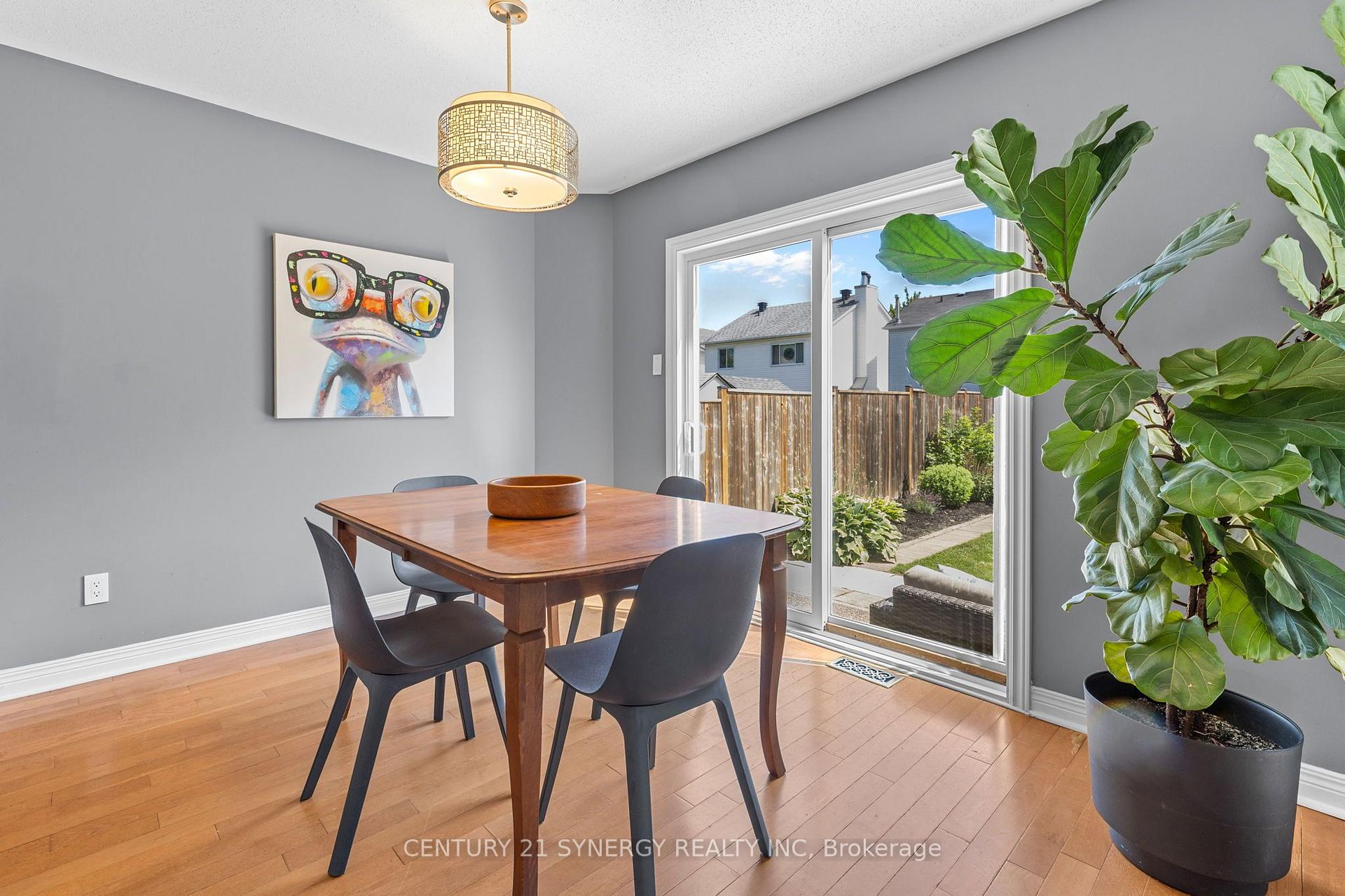 Photo 12 of 596 Deancourt Crescent, Ottawa, Fallingbrook/Ridgemount — HOMEH
