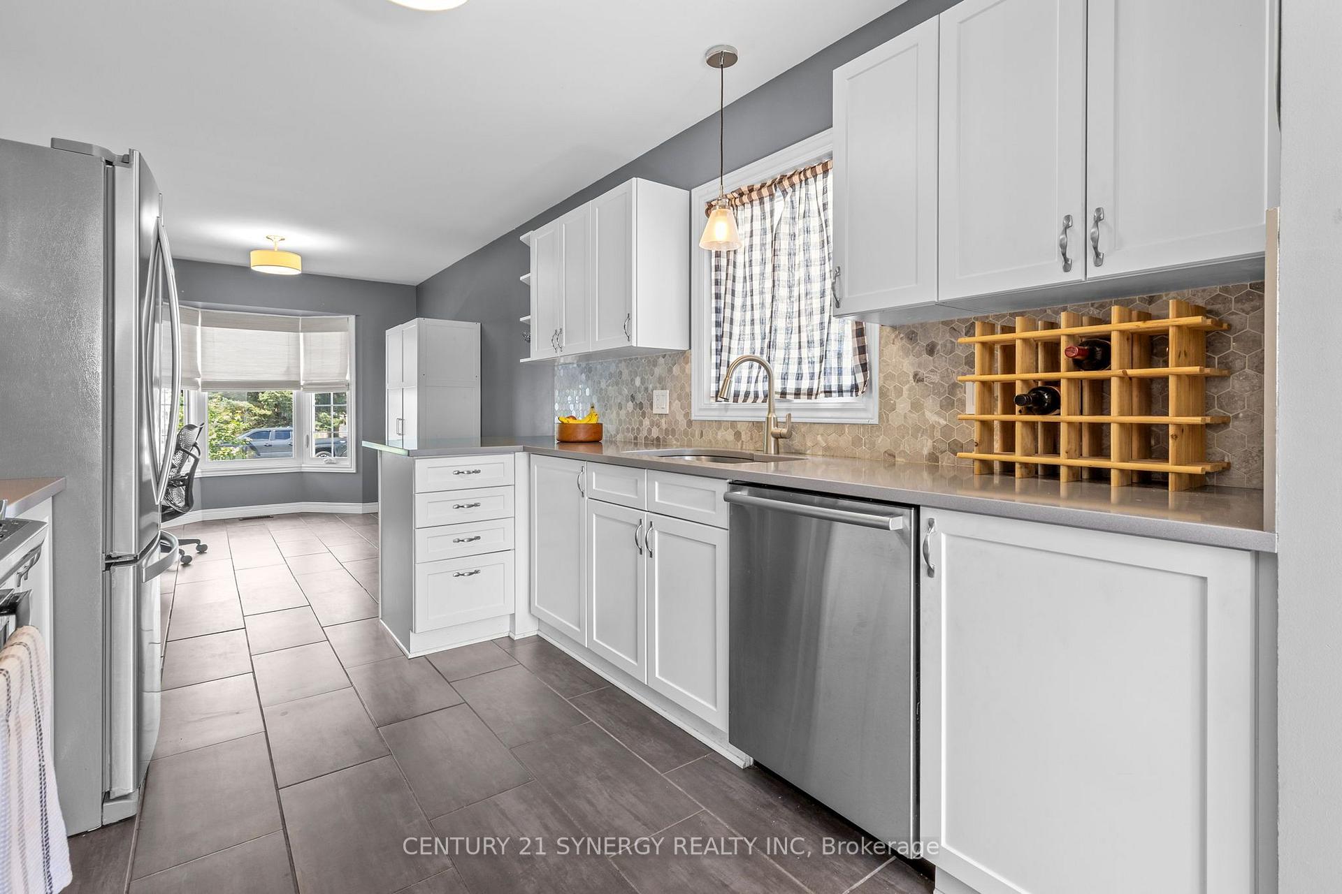 Photo 14 of 596 Deancourt Crescent, Ottawa, Fallingbrook/Ridgemount — HOMEH