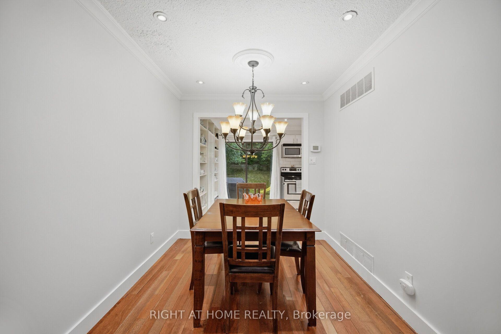 Photo 5 of 121 Bob O'link Avenue, Vaughan, Glen Shields — HOMEH