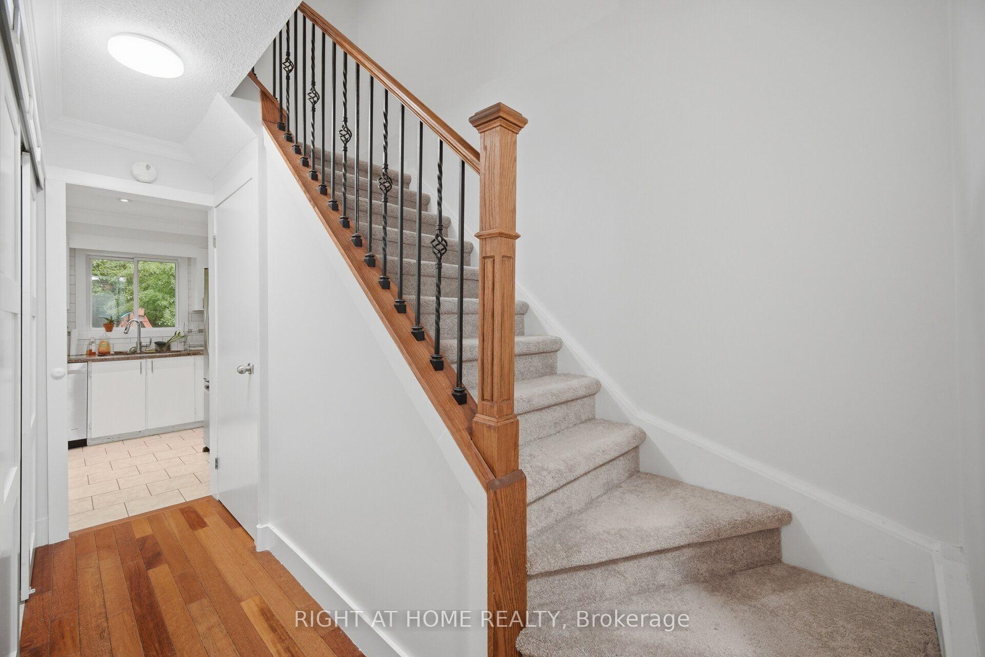 Photo 13 of 121 Bob O'link Avenue, Vaughan, Glen Shields — HOMEH