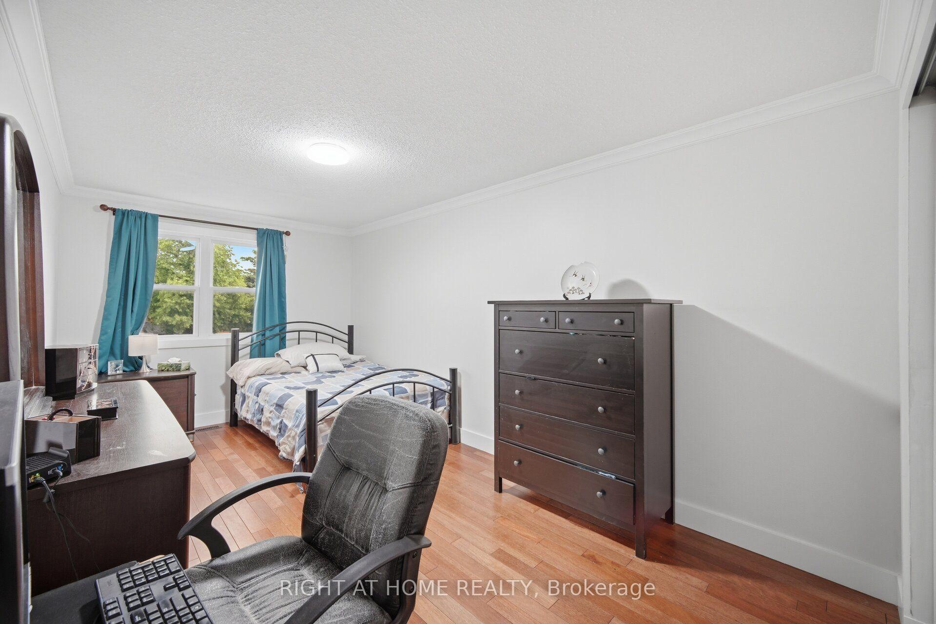 Photo 18 of 121 Bob O'link Avenue, Vaughan, Glen Shields — HOMEH