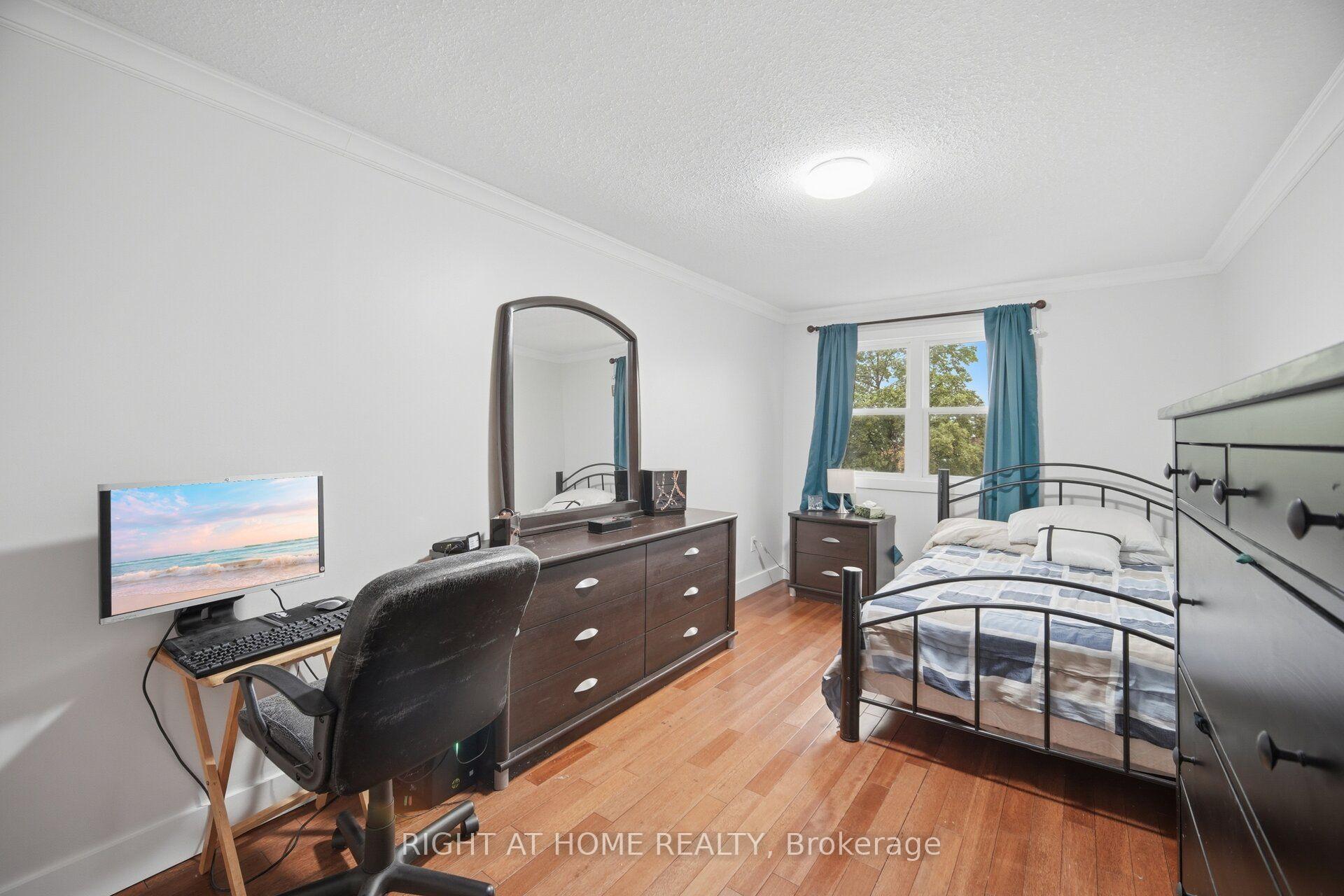 Photo 19 of 121 Bob O'link Avenue, Vaughan, Glen Shields — HOMEH
